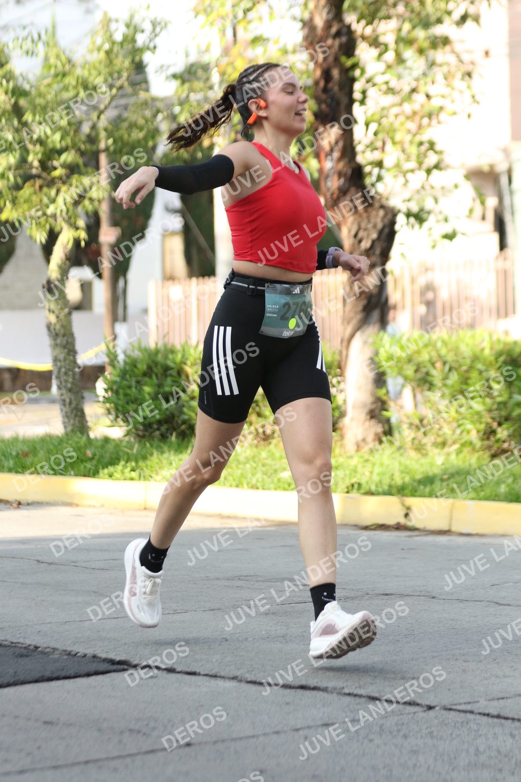 Foto de ADIDAS SPLITS GUADALAJARA 15K / 30K en Av. San Ignacio esquina Av. Ignacio L. Vallarta, Zapopan a las 08:27 · dorsal 2760