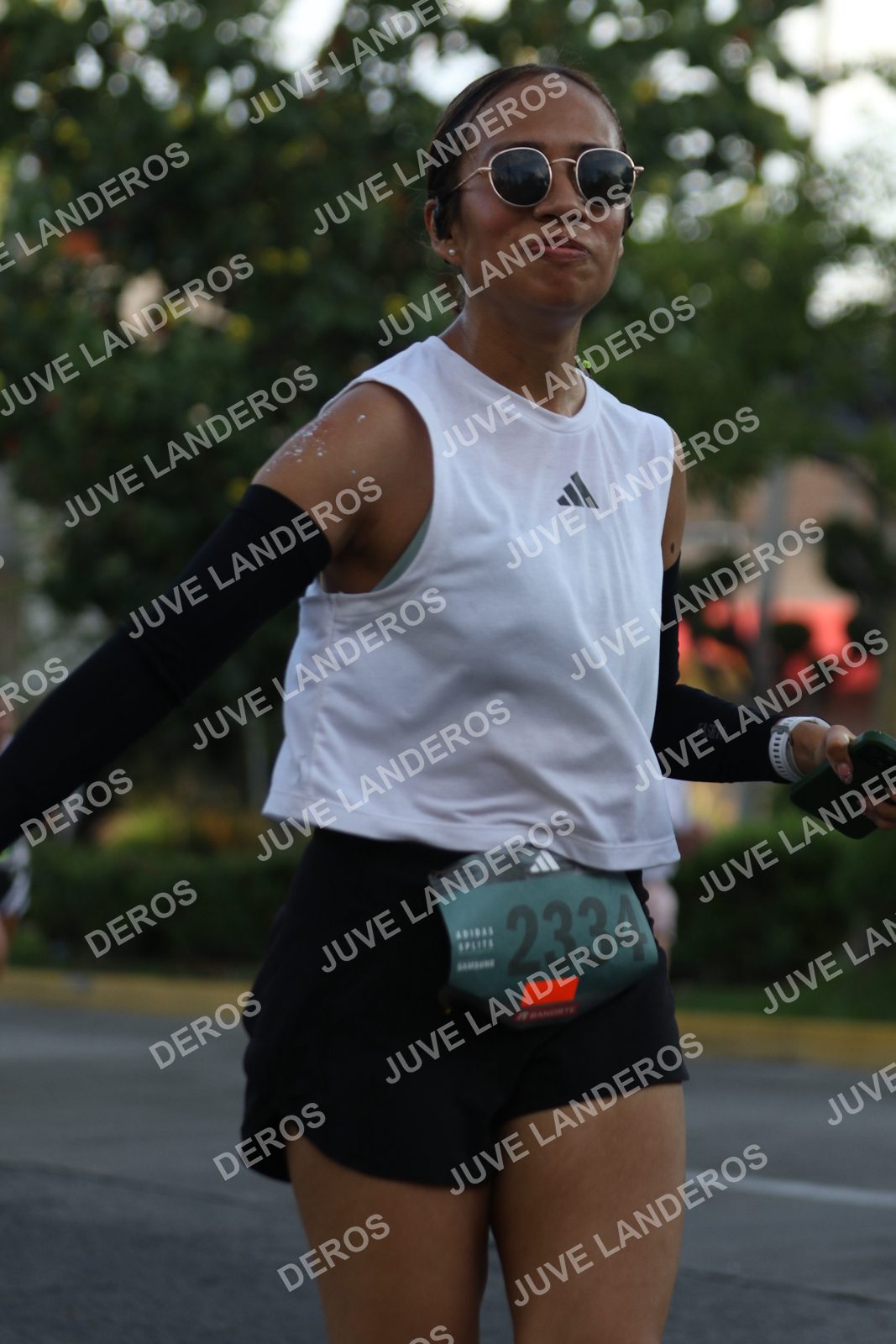 Foto de ADIDAS SPLITS GUADALAJARA 15K / 30K en Av. San Ignacio esquina Av. Ignacio L. Vallarta, Zapopan a las 07:32 · dorsal 2334