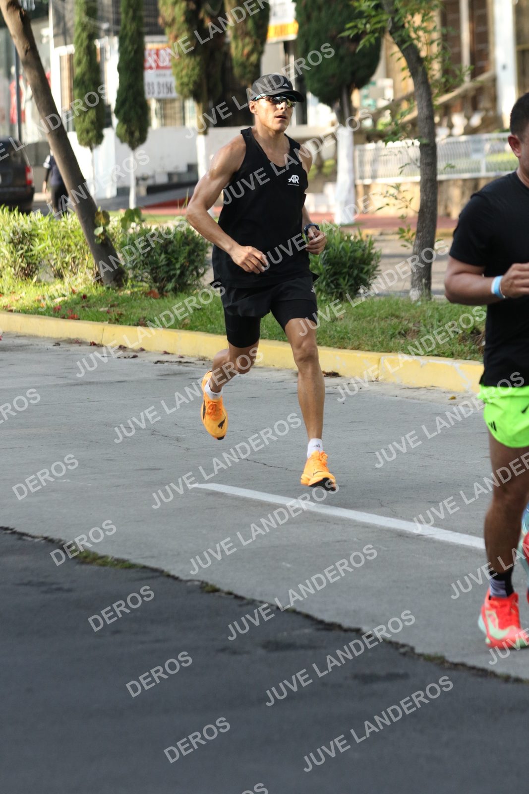 Foto de ADIDAS SPLITS GUADALAJARA 15K / 30K en Av. San Ignacio esquina Av. Ignacio L. Vallarta, Zapopan a las 08:14 · dorsal 3156, 83