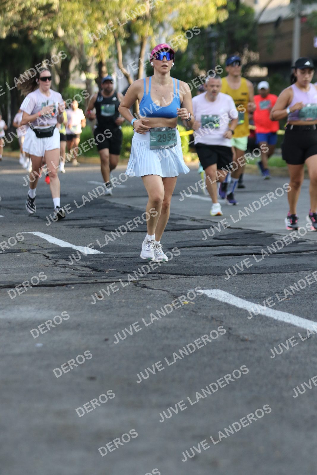 Foto de ADIDAS SPLITS GUADALAJARA 15K / 30K en Av. San Ignacio esquina Av. Ignacio L. Vallarta, Zapopan a las 07:33 · dorsal 2952