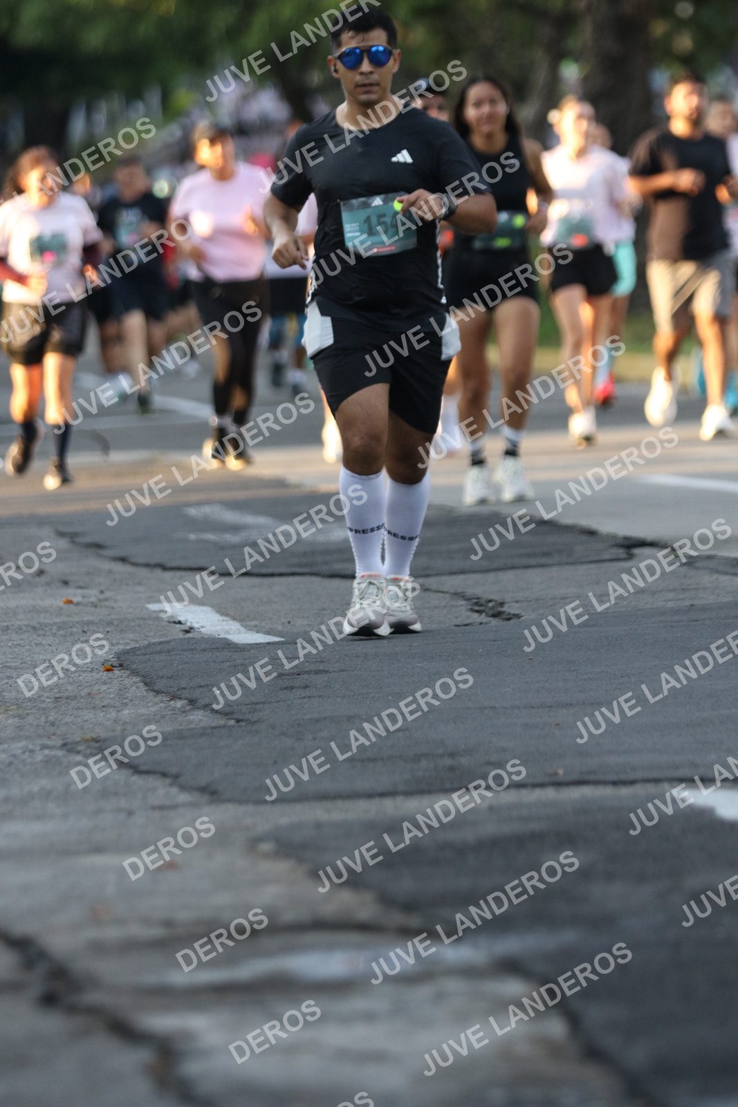 Foto de ADIDAS SPLITS GUADALAJARA 15K / 30K en Av. San Ignacio esquina Av. Ignacio L. Vallarta, Zapopan a las 07:17 · dorsal 1548