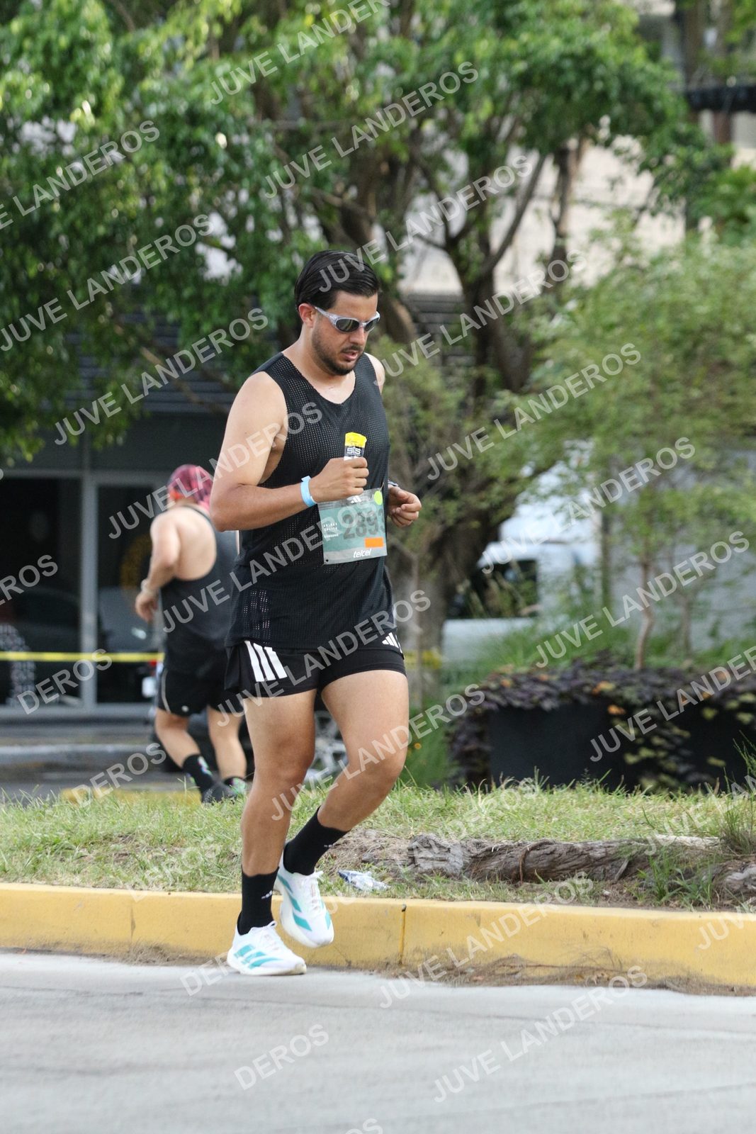 Foto de ADIDAS SPLITS GUADALAJARA 15K / 30K en Av. San Ignacio esquina Av. Ignacio L. Vallarta, Zapopan a las 08:42 · dorsal 2893