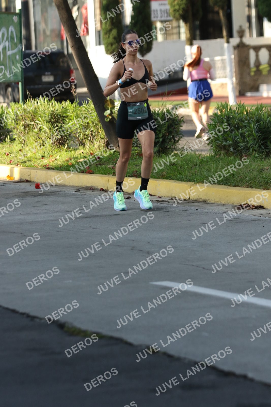 Foto de ADIDAS SPLITS GUADALAJARA 15K / 30K en Av. San Ignacio esquina Av. Ignacio L. Vallarta, Zapopan a las 08:11 · dorsal 2502