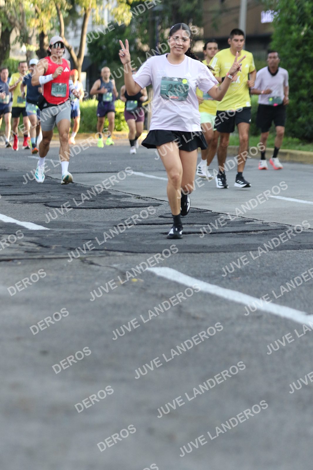 Foto de ADIDAS SPLITS GUADALAJARA 15K / 30K en Av. San Ignacio esquina Av. Ignacio L. Vallarta, Zapopan a las 07:31 · dorsal 2166, 123