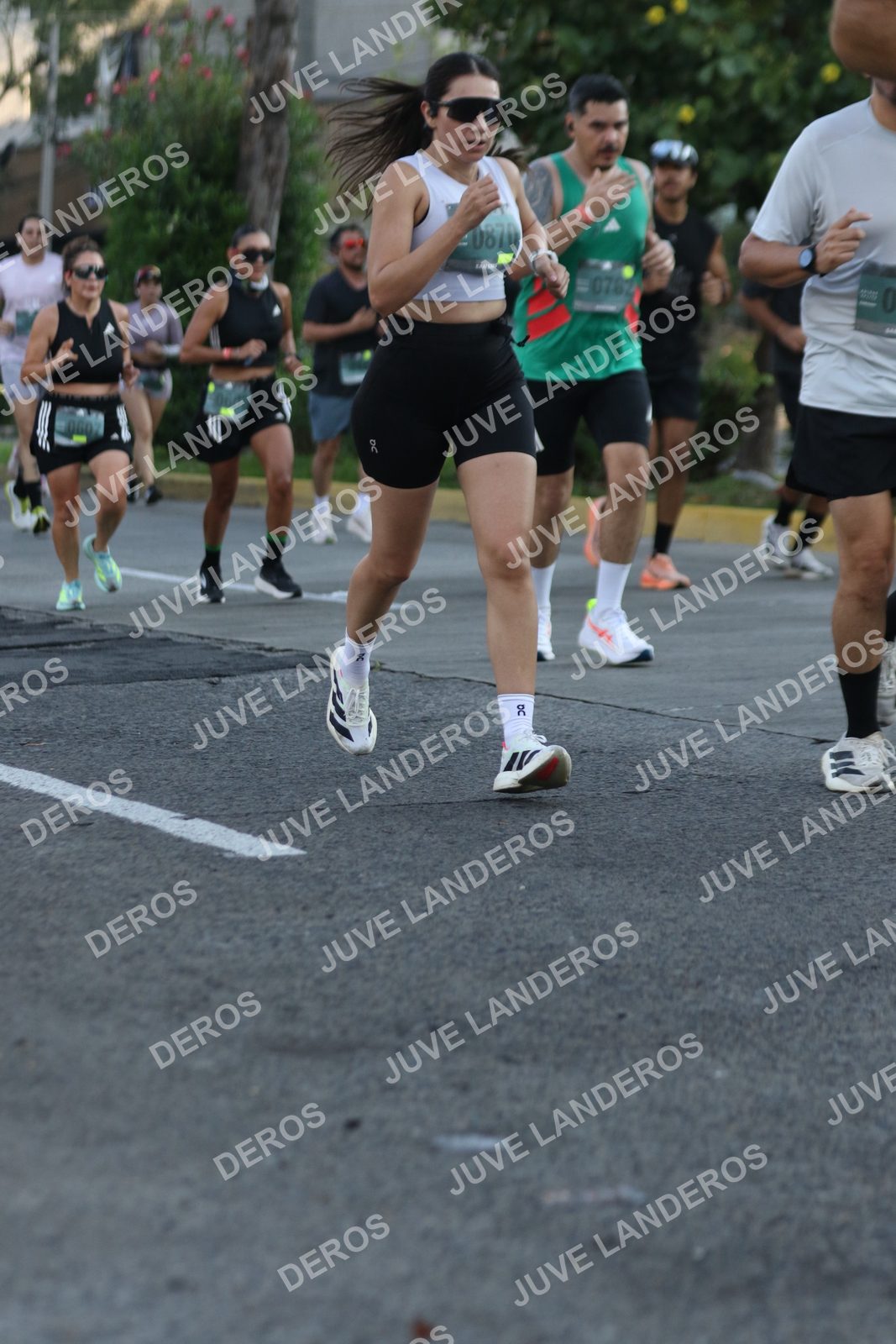 Foto de ADIDAS SPLITS GUADALAJARA 15K / 30K en Av. San Ignacio esquina Av. Ignacio L. Vallarta, Zapopan a las 07:38 · dorsal 870, 782