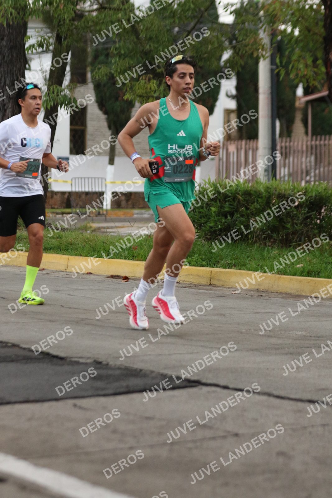 Foto de ADIDAS SPLITS GUADALAJARA 15K / 30K en Av. San Ignacio esquina Av. Ignacio L. Vallarta, Zapopan a las 06:49 · dorsal 228, 229