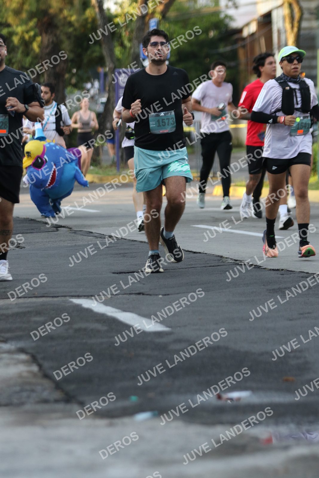 Foto de ADIDAS SPLITS GUADALAJARA 15K / 30K en Av. San Ignacio esquina Av. Ignacio L. Vallarta, Zapopan a las 07:12 · dorsal 1573, 28