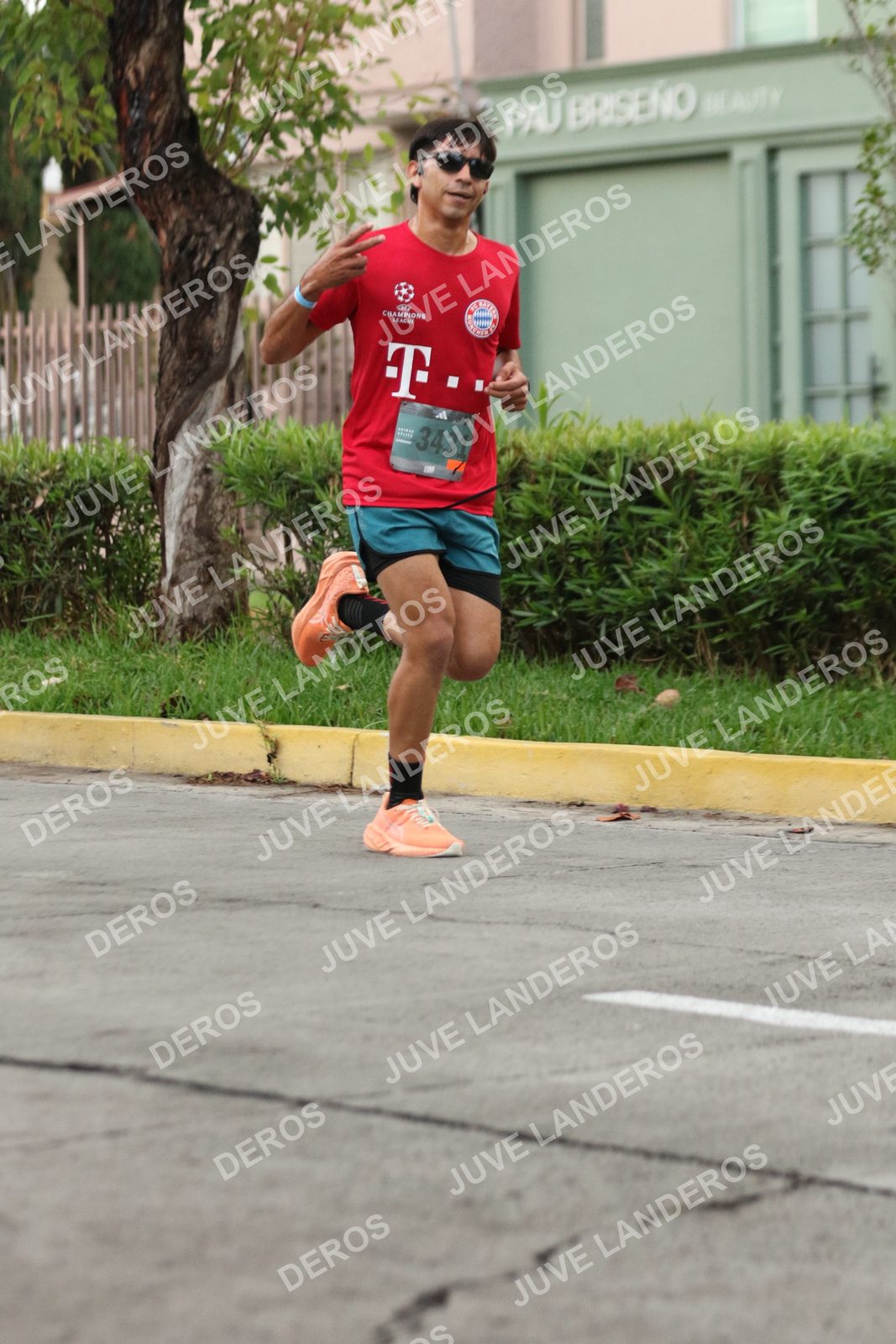 Foto de ADIDAS SPLITS GUADALAJARA 15K / 30K en Av. San Ignacio esquina Av. Ignacio L. Vallarta, Zapopan a las 06:52 · dorsal 3431