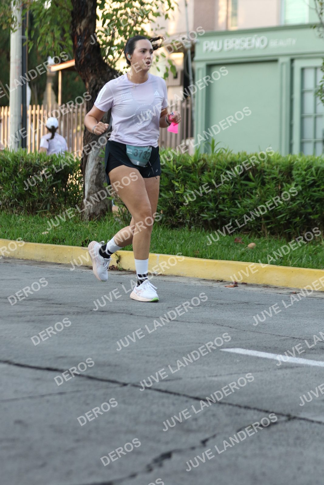 Foto de ADIDAS SPLITS GUADALAJARA 15K / 30K en Av. San Ignacio esquina Av. Ignacio L. Vallarta, Zapopan a las 07:24 · dorsal 3732