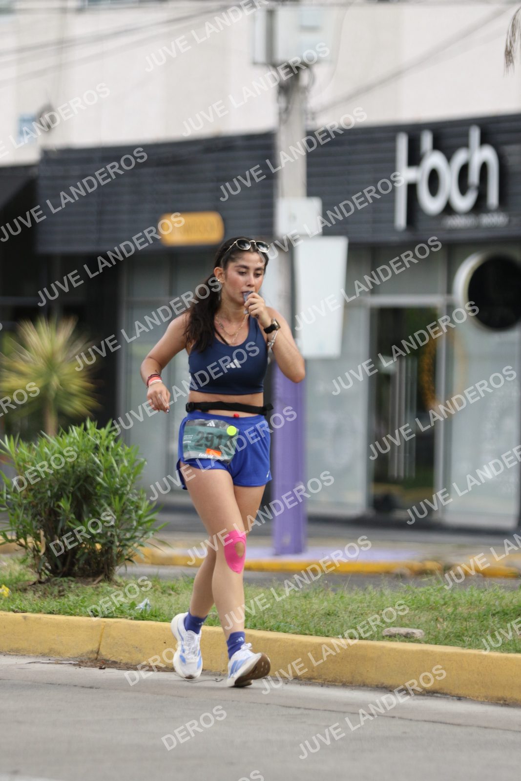 Foto de ADIDAS SPLITS GUADALAJARA 15K / 30K en Av. San Ignacio esquina Av. Ignacio L. Vallarta, Zapopan a las 09:03 · dorsal 2914