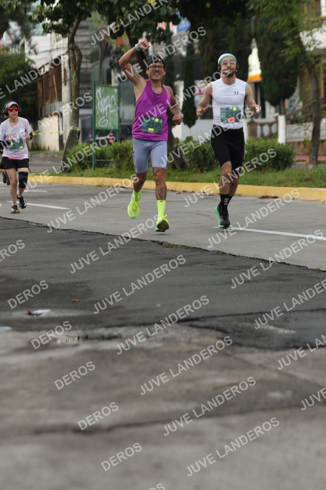 Foto de ADIDAS SPLITS GUADALAJARA 15K / 30K en Av. San Ignacio esquina Av. Ignacio L. Vallarta, Zapopan a las 06:58 · dorsal 2379, 2378