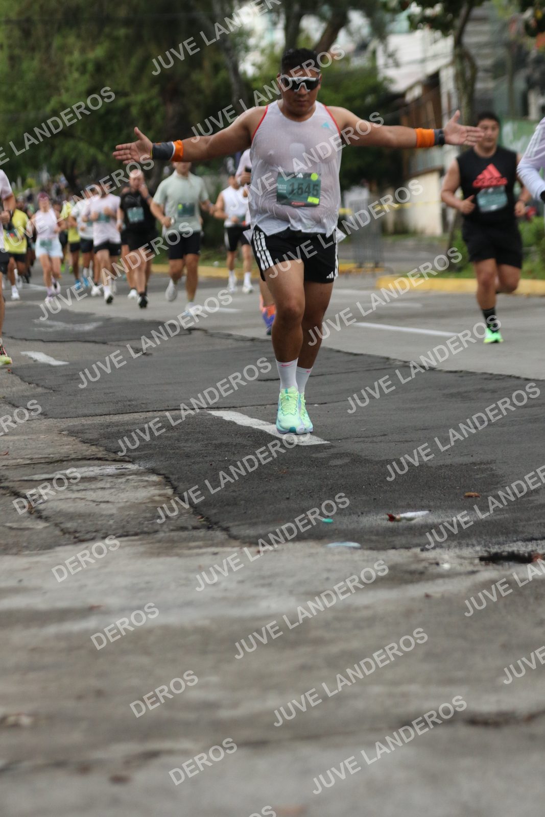 Foto de ADIDAS SPLITS GUADALAJARA 15K / 30K en Av. San Ignacio esquina Av. Ignacio L. Vallarta, Zapopan a las 06:57 · dorsal 1545