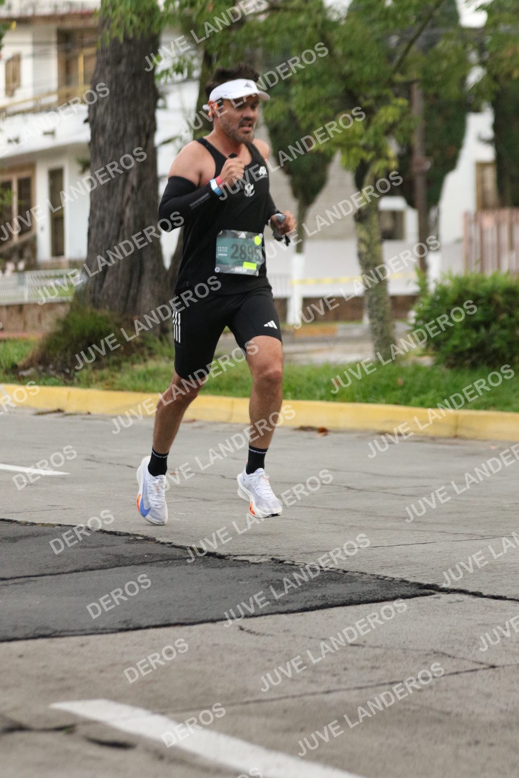 Foto de ADIDAS SPLITS GUADALAJARA 15K / 30K en Av. San Ignacio esquina Av. Ignacio L. Vallarta, Zapopan a las 06:51 · dorsal 2899
