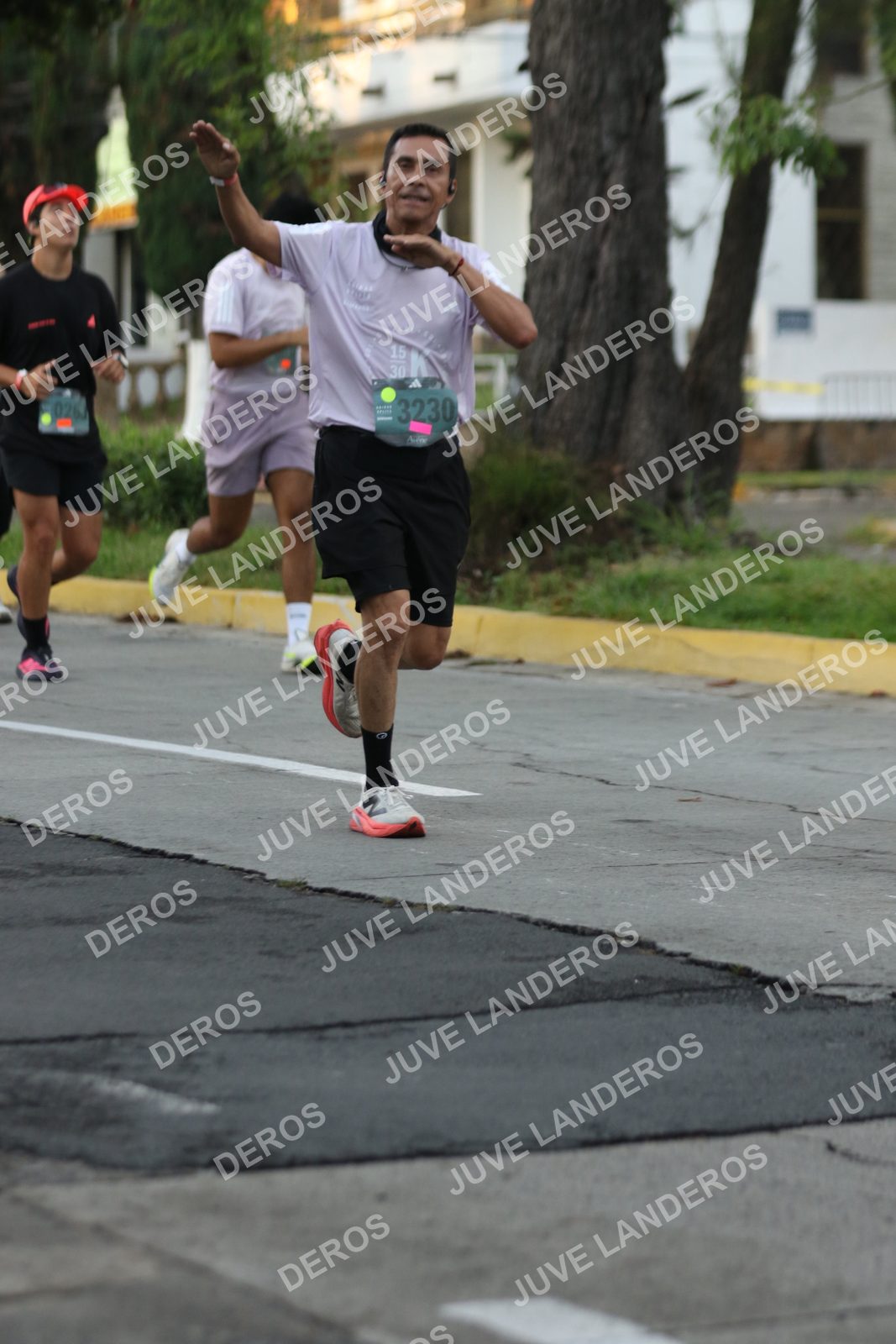 Foto de ADIDAS SPLITS GUADALAJARA 15K / 30K en Av. San Ignacio esquina Av. Ignacio L. Vallarta, Zapopan a las 07:05 · dorsal 3230, 15