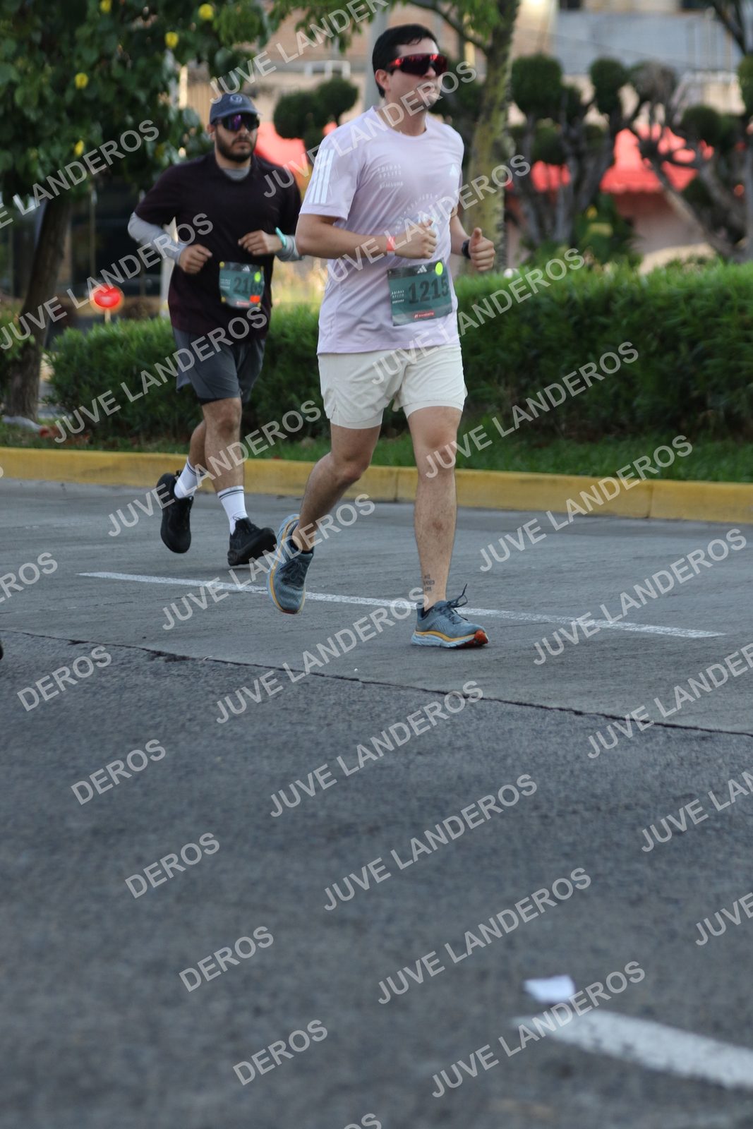 Foto de ADIDAS SPLITS GUADALAJARA 15K / 30K en Av. San Ignacio esquina Av. Ignacio L. Vallarta, Zapopan a las 07:36 · dorsal 1215