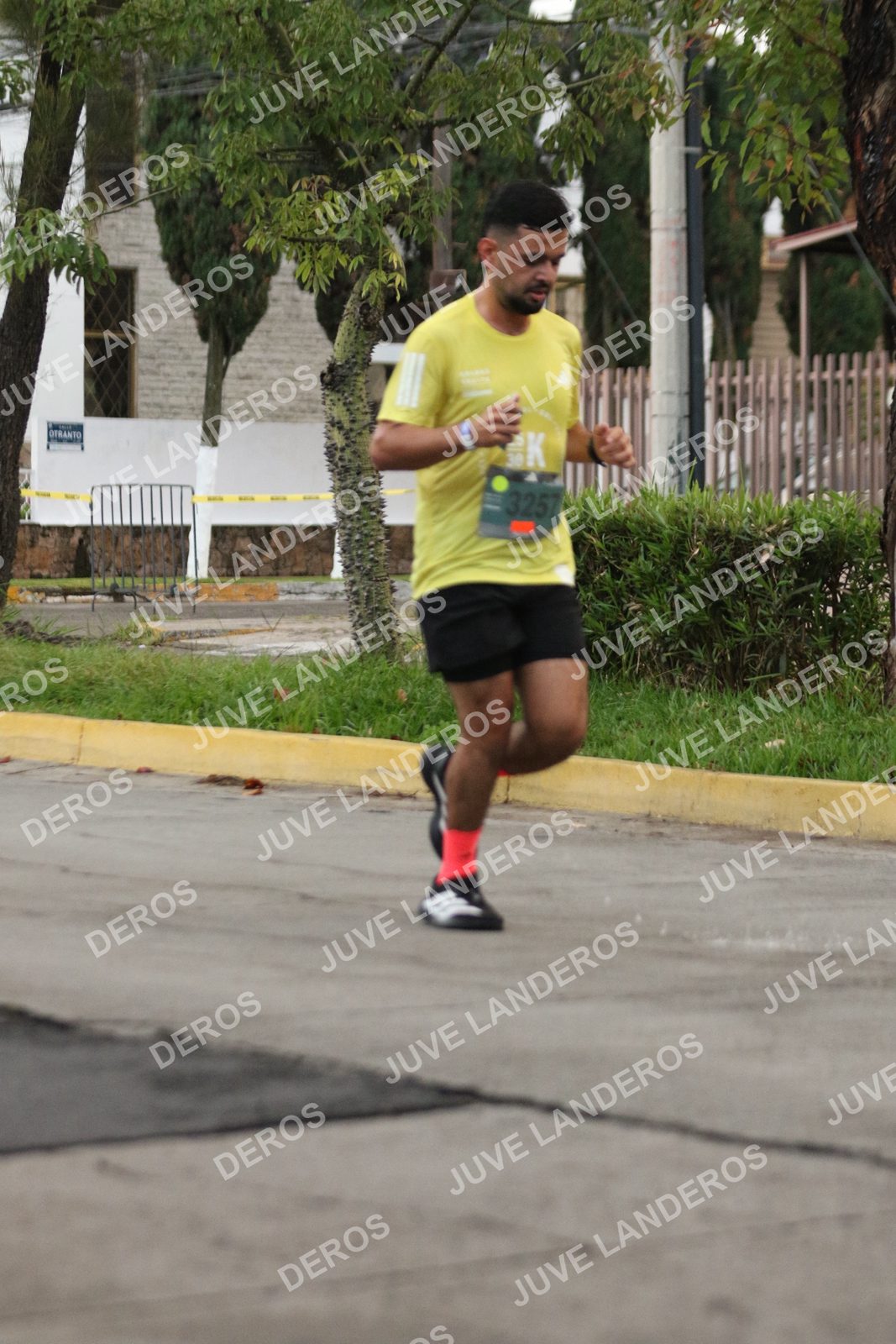 Foto de ADIDAS SPLITS GUADALAJARA 15K / 30K en Av. San Ignacio esquina Av. Ignacio L. Vallarta, Zapopan a las 06:49 · dorsal 3257