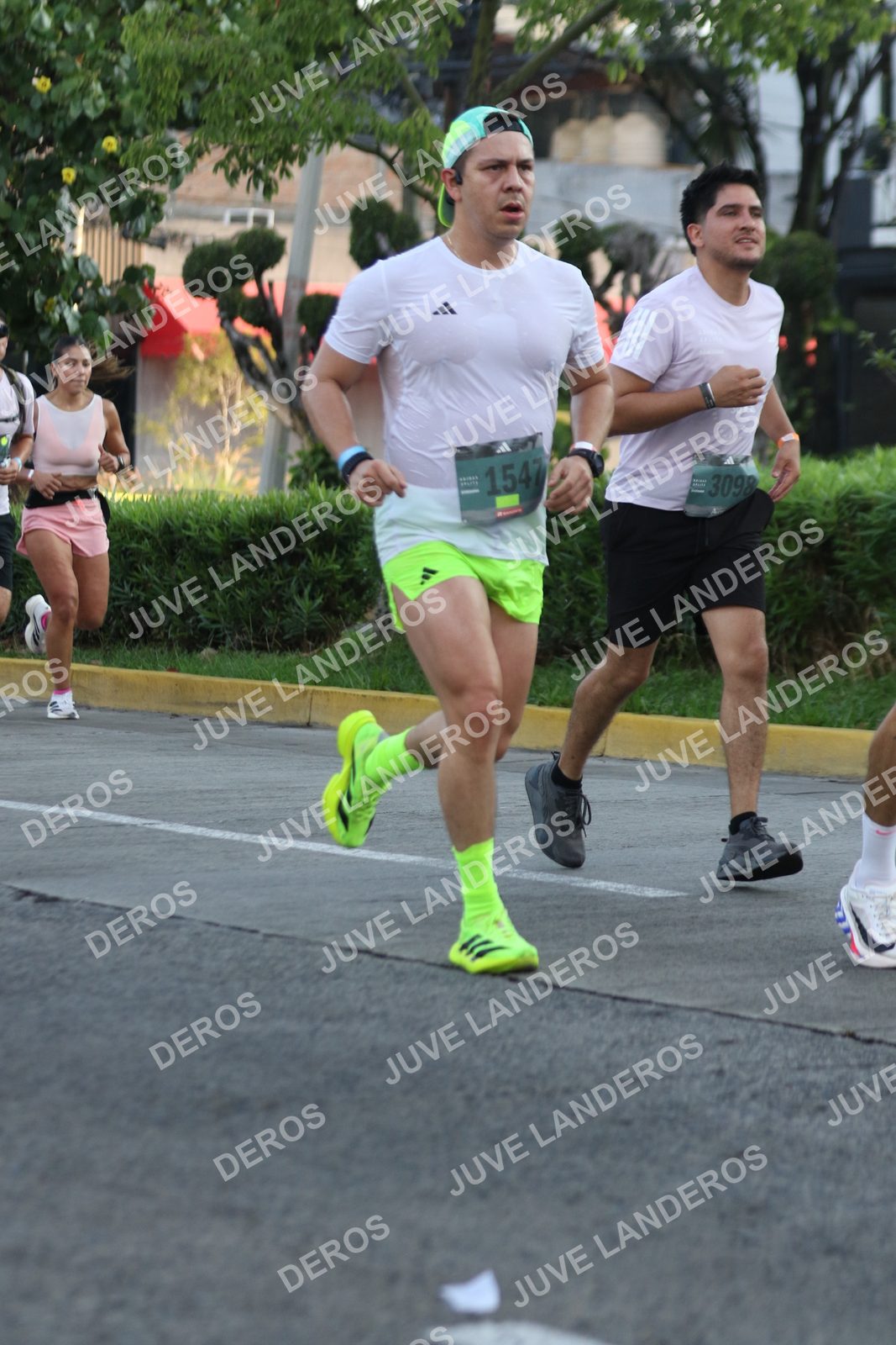 Foto de ADIDAS SPLITS GUADALAJARA 15K / 30K en Av. San Ignacio esquina Av. Ignacio L. Vallarta, Zapopan a las 07:32 · dorsal 1547, 3098