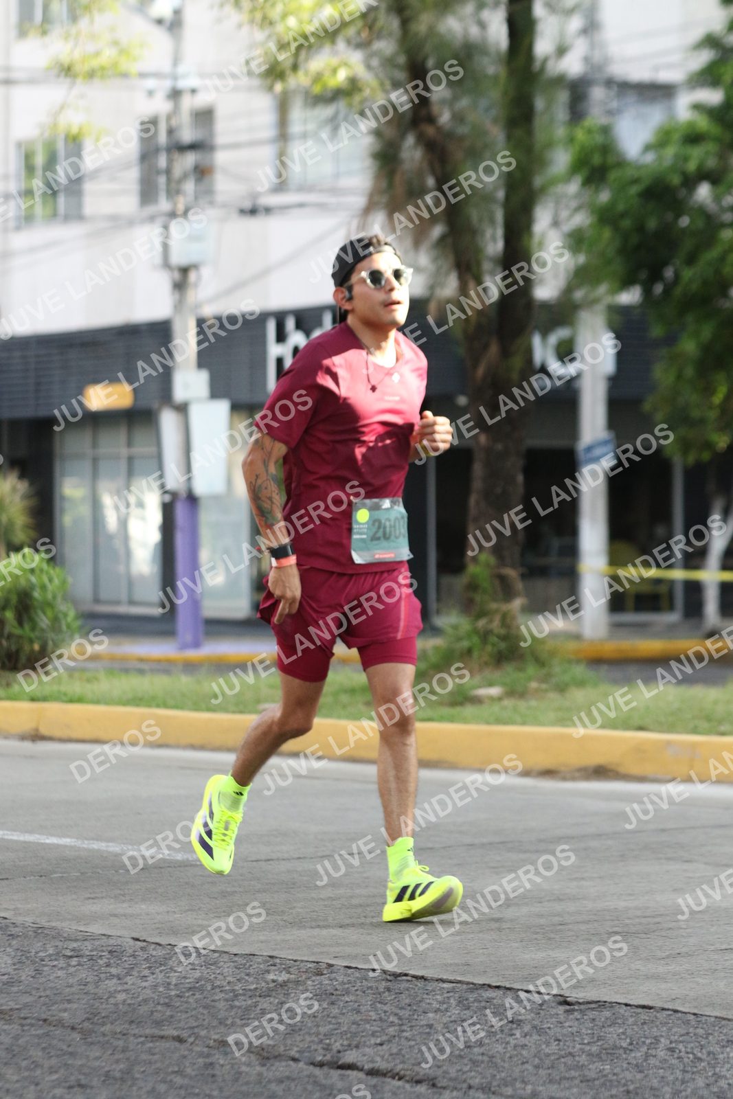 Foto de ADIDAS SPLITS GUADALAJARA 15K / 30K en Av. San Ignacio esquina Av. Ignacio L. Vallarta, Zapopan a las 08:40 · dorsal 2003