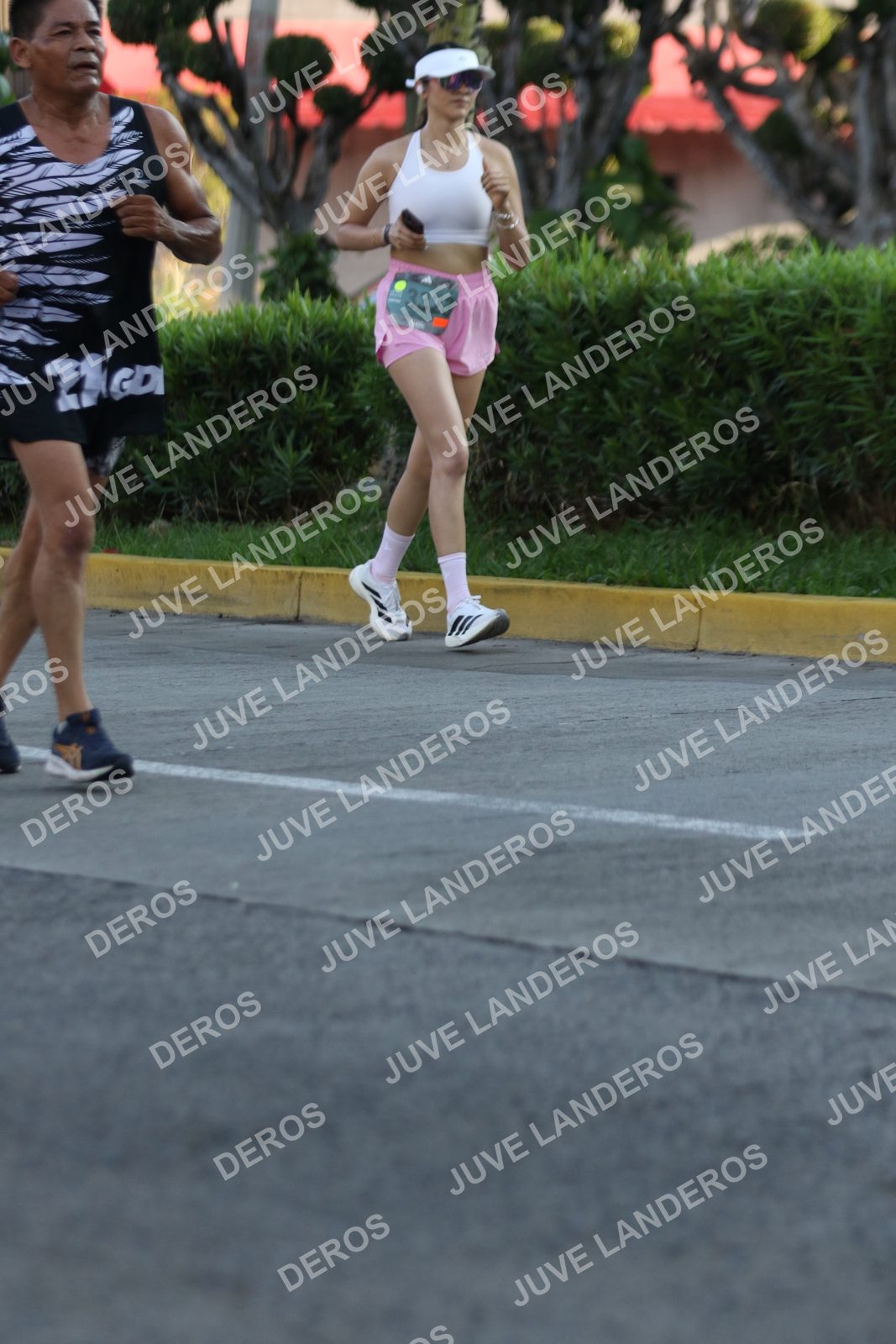Foto de ADIDAS SPLITS GUADALAJARA 15K / 30K en Av. San Ignacio esquina Av. Ignacio L. Vallarta, Zapopan a las 07:40 · dorsal 3323