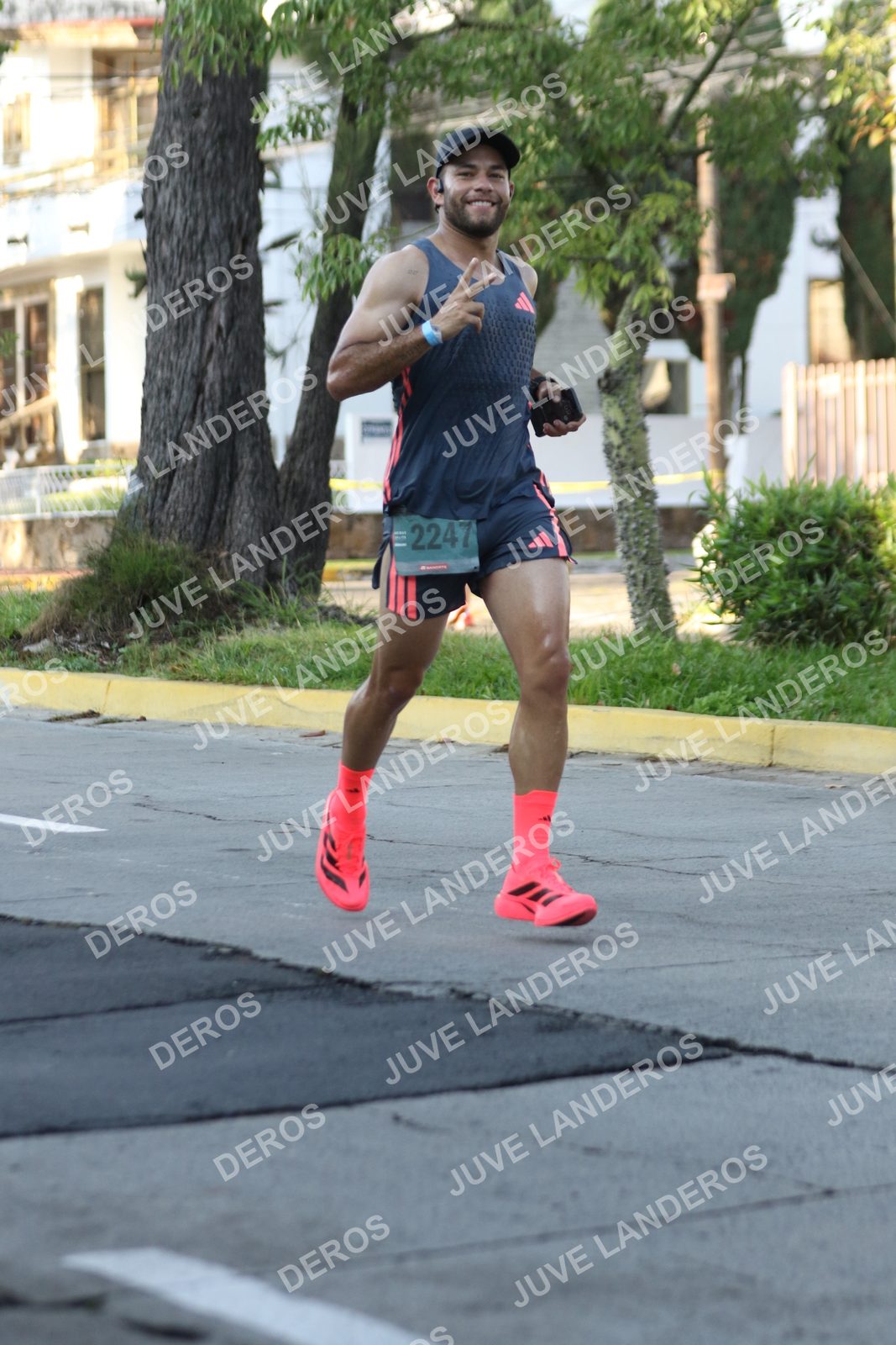 Foto de ADIDAS SPLITS GUADALAJARA 15K / 30K en Av. San Ignacio esquina Av. Ignacio L. Vallarta, Zapopan a las 07:59 · dorsal 2247