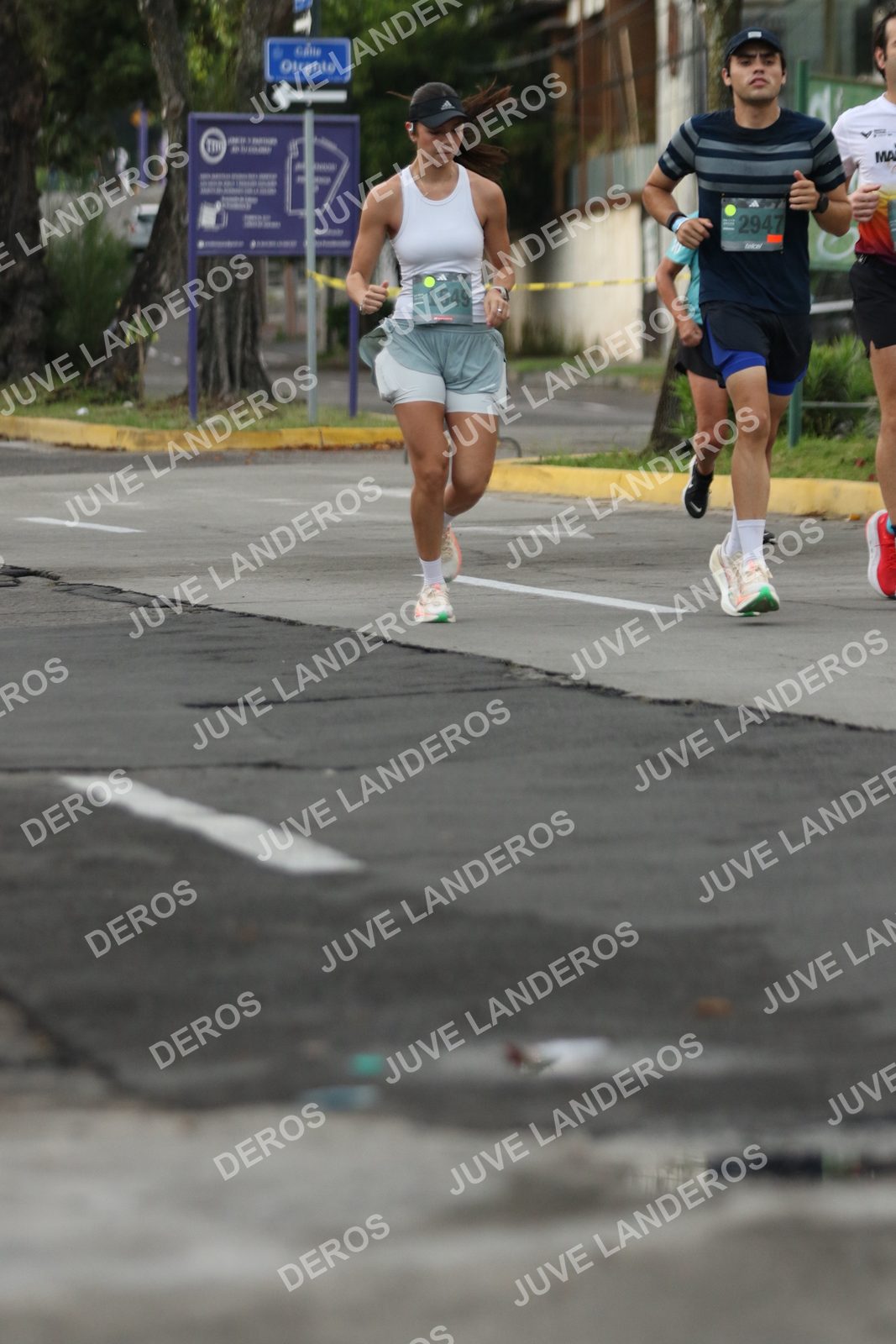 Foto de ADIDAS SPLITS GUADALAJARA 15K / 30K en Av. San Ignacio esquina Av. Ignacio L. Vallarta, Zapopan a las 06:59 · dorsal 2947, 1549