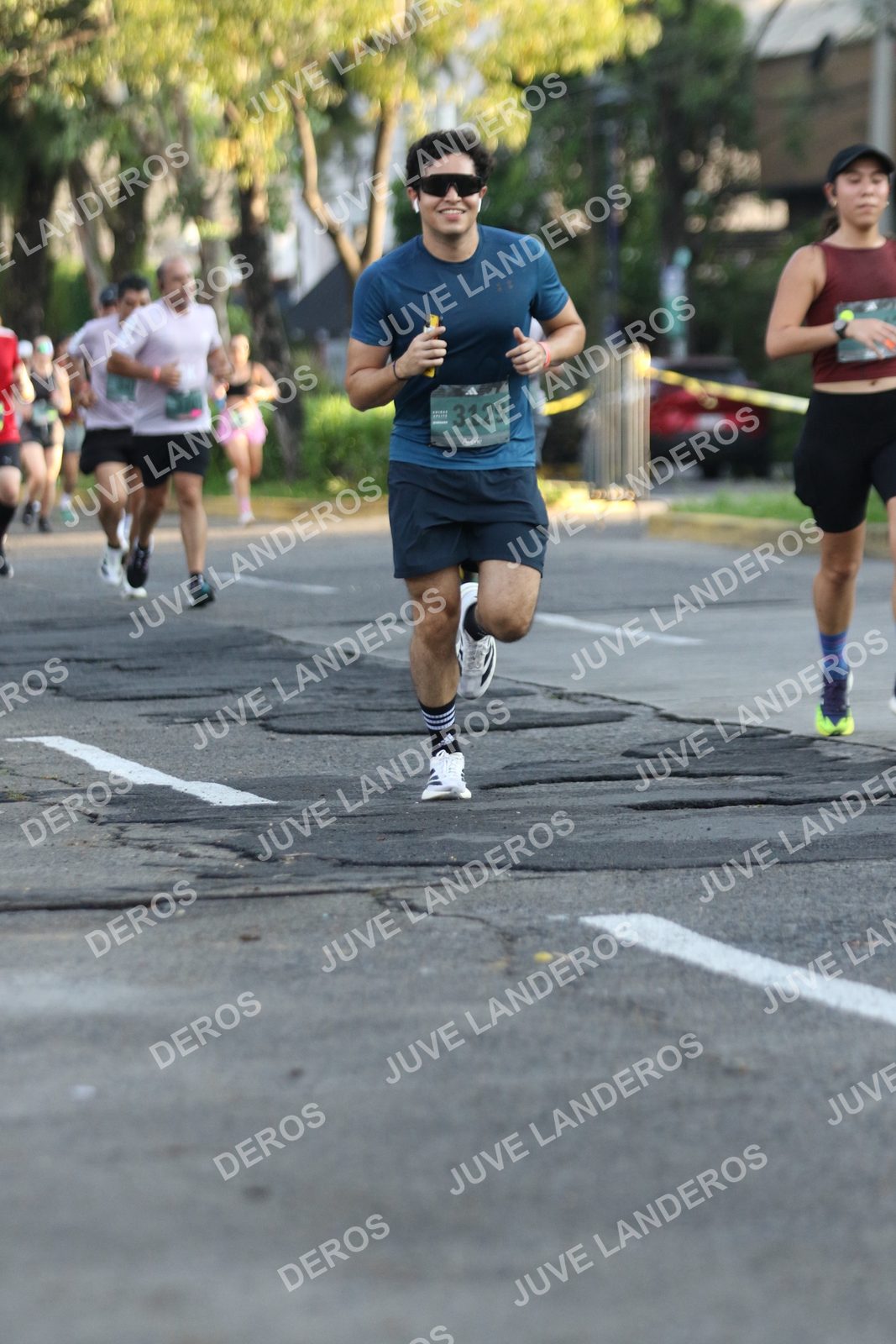 Foto de ADIDAS SPLITS GUADALAJARA 15K / 30K en Av. San Ignacio esquina Av. Ignacio L. Vallarta, Zapopan a las 07:29 · dorsal 3129