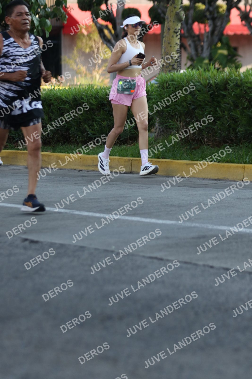 Foto de ADIDAS SPLITS GUADALAJARA 15K / 30K en Av. San Ignacio esquina Av. Ignacio L. Vallarta, Zapopan a las 07:40 · dorsal 3323