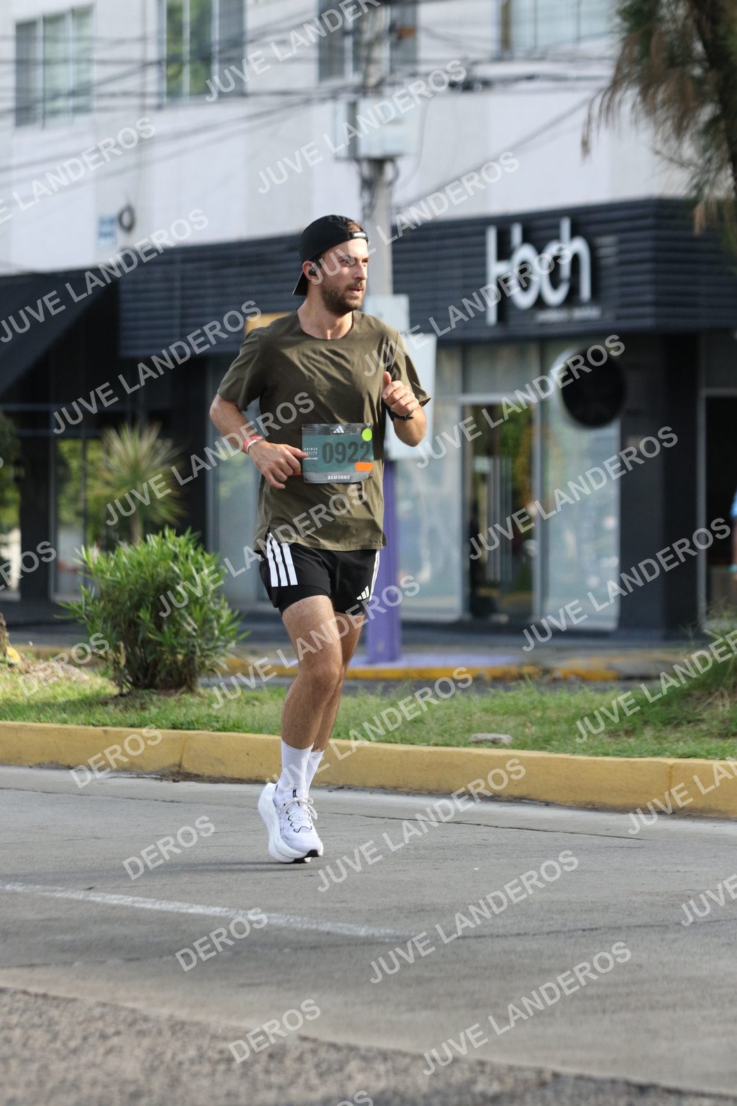 Foto de ADIDAS SPLITS GUADALAJARA 15K / 30K en Av. San Ignacio esquina Av. Ignacio L. Vallarta, Zapopan a las 08:48 · dorsal 922