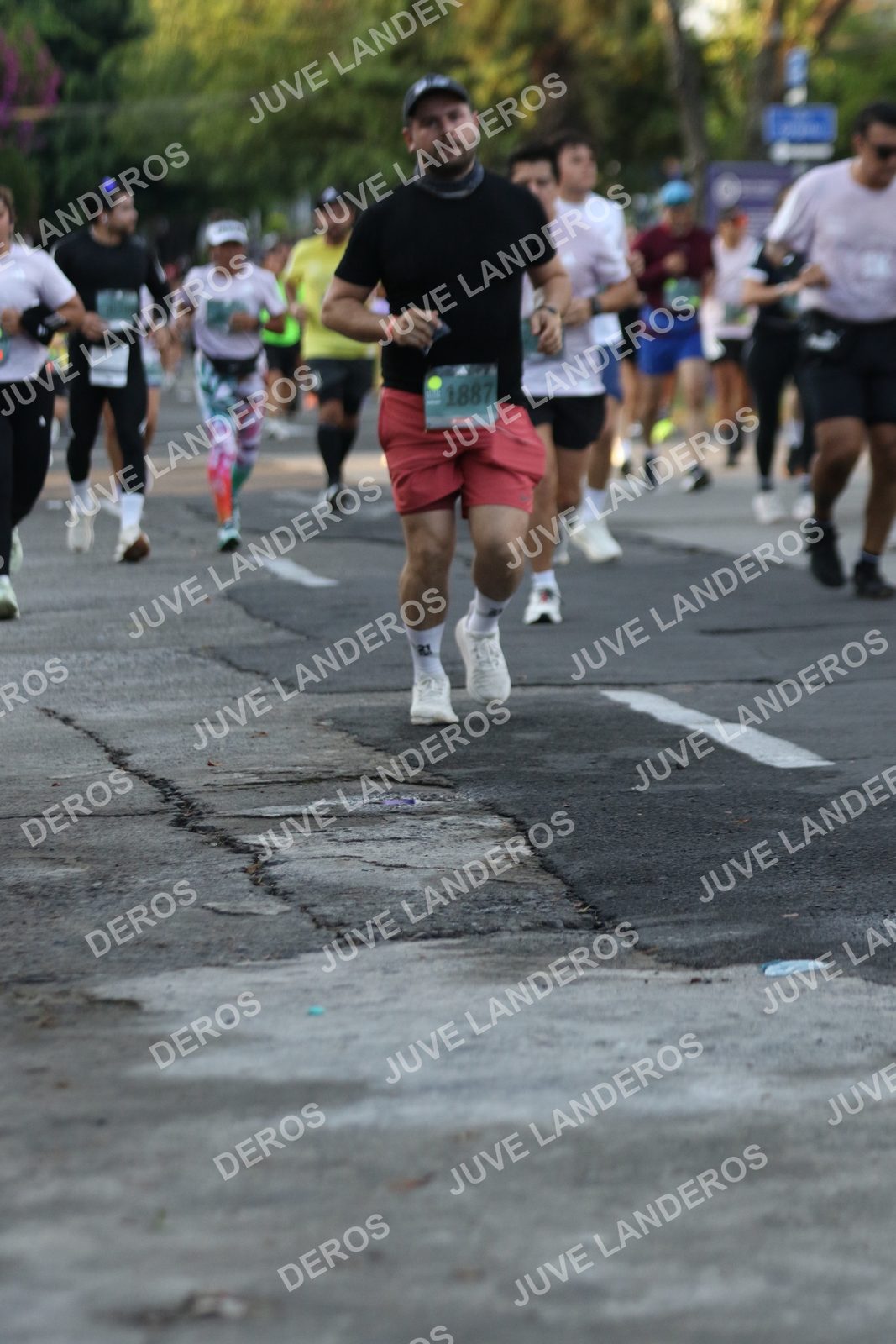 Foto de ADIDAS SPLITS GUADALAJARA 15K / 30K en Av. San Ignacio esquina Av. Ignacio L. Vallarta, Zapopan a las 07:14 · dorsal 1887