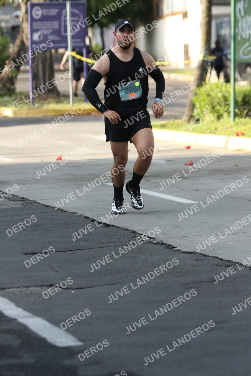 Foto de ADIDAS SPLITS GUADALAJARA 15K / 30K en Av. San Ignacio esquina Av. Ignacio L. Vallarta, Zapopan a las 08:14 · dorsal 2093