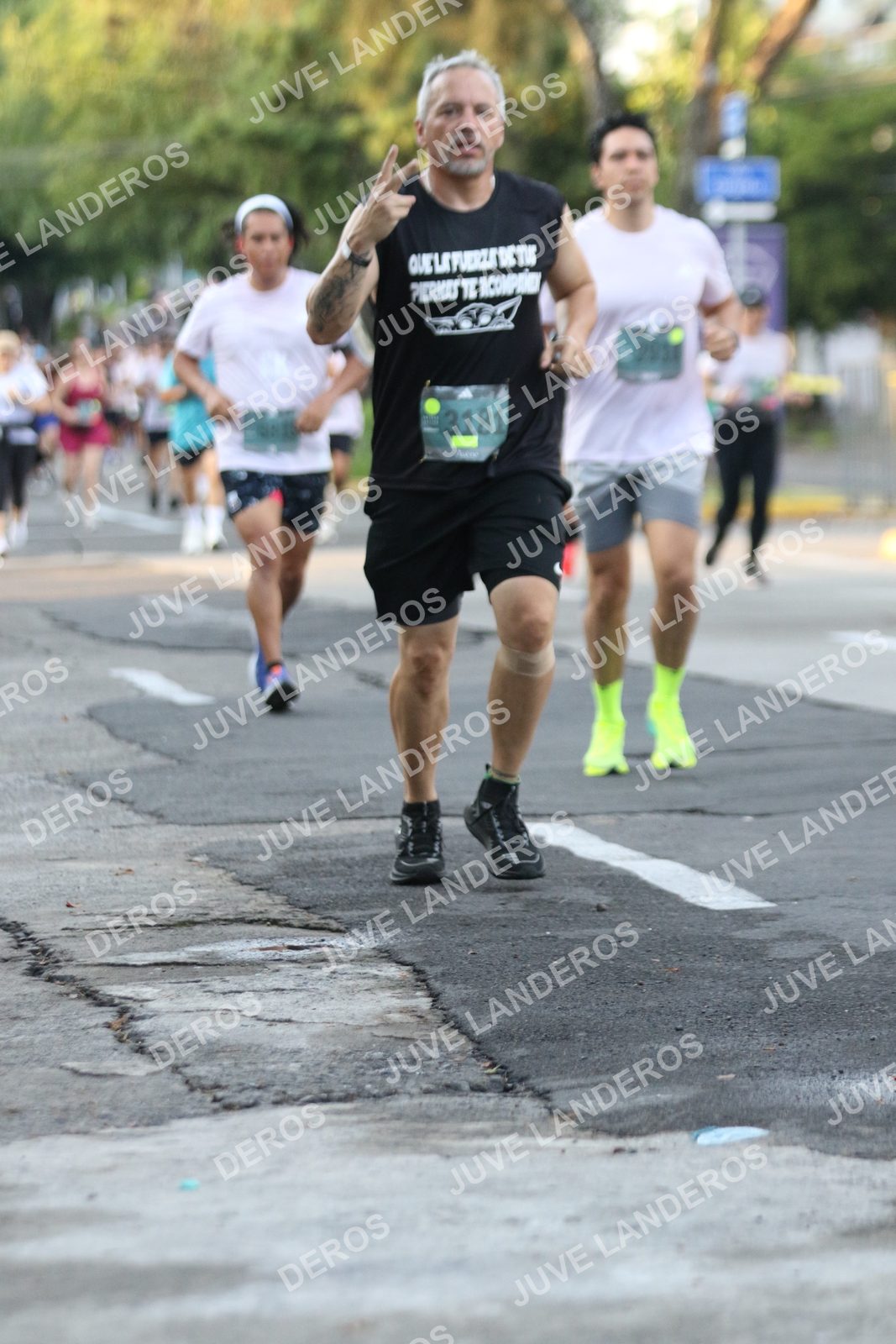 Foto de ADIDAS SPLITS GUADALAJARA 15K / 30K en Av. San Ignacio esquina Av. Ignacio L. Vallarta, Zapopan a las 07:14 · dorsal 3181