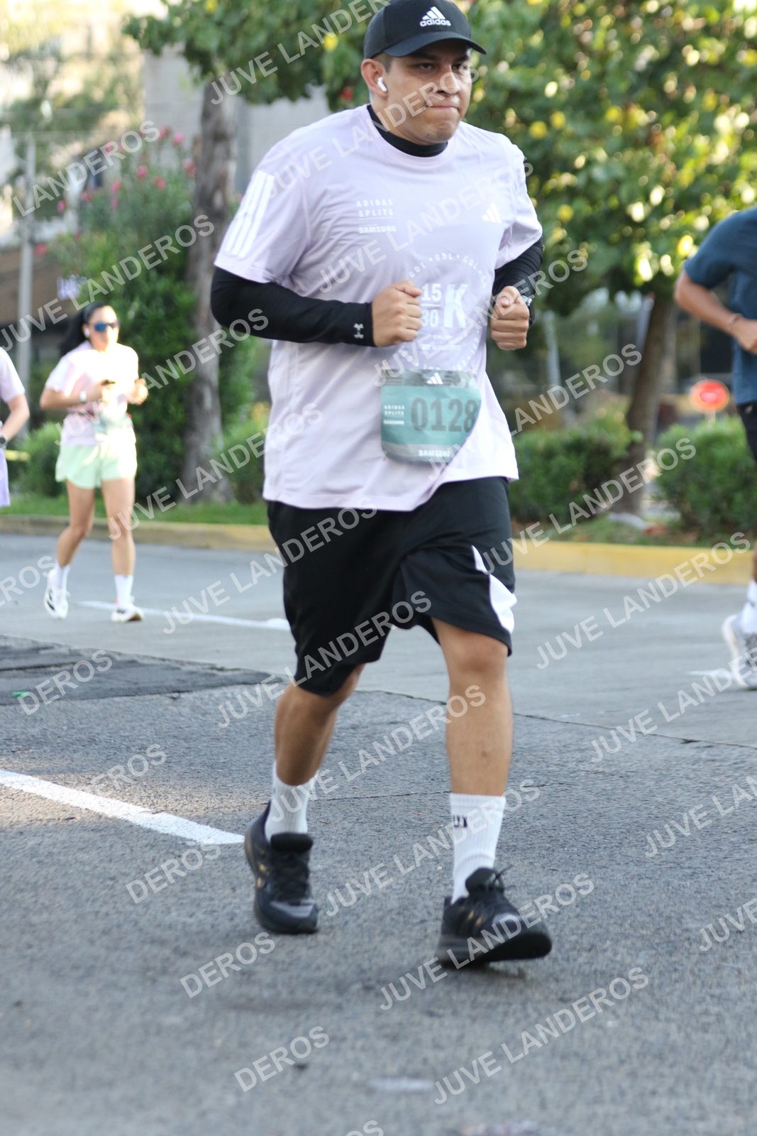 Foto de ADIDAS SPLITS GUADALAJARA 15K / 30K en Av. San Ignacio esquina Av. Ignacio L. Vallarta, Zapopan a las 07:47 · dorsal 128, 30