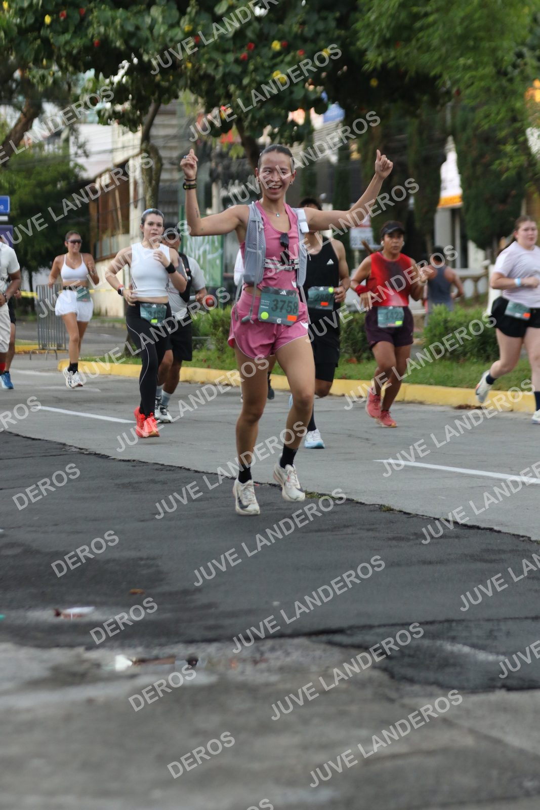 Foto de ADIDAS SPLITS GUADALAJARA 15K / 30K en Av. San Ignacio esquina Av. Ignacio L. Vallarta, Zapopan a las 07:05 · dorsal 3758, 1423