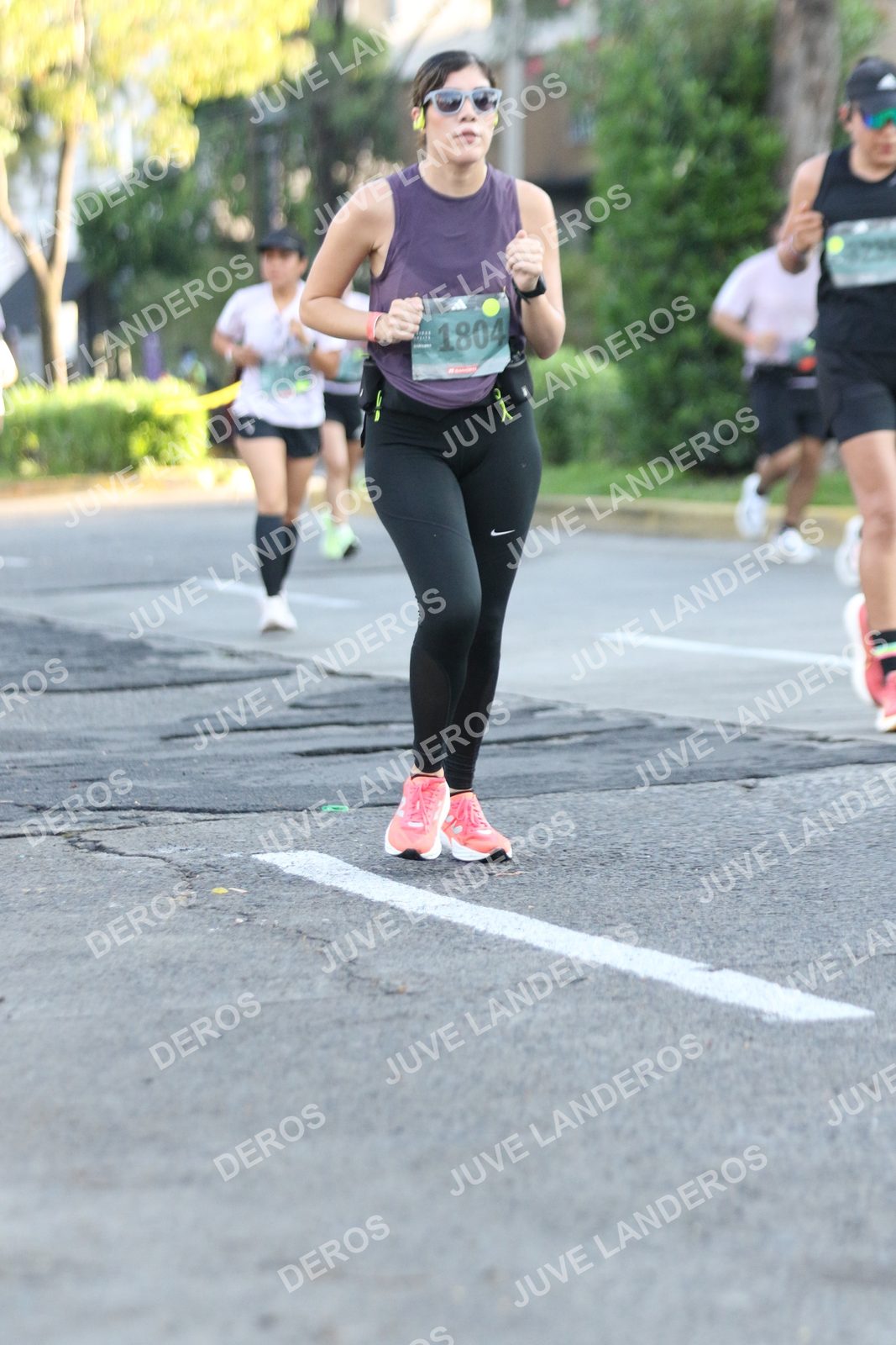 Foto de ADIDAS SPLITS GUADALAJARA 15K / 30K en Av. San Ignacio esquina Av. Ignacio L. Vallarta, Zapopan a las 07:37 · dorsal 1804