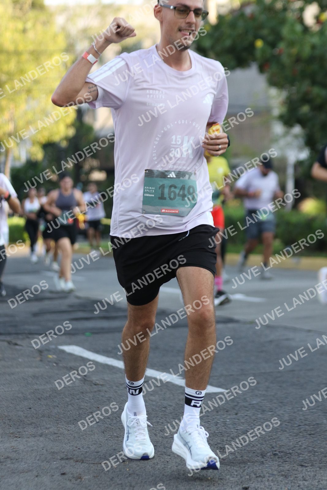 Foto de ADIDAS SPLITS GUADALAJARA 15K / 30K en Av. San Ignacio esquina Av. Ignacio L. Vallarta, Zapopan a las 07:40 · dorsal 1649, 15