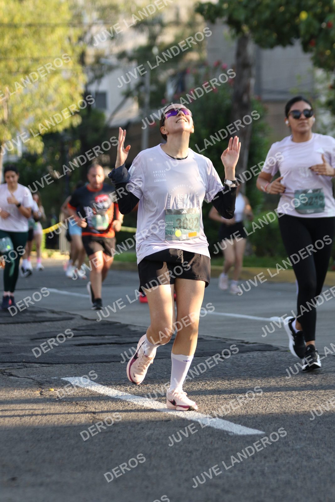 Foto de ADIDAS SPLITS GUADALAJARA 15K / 30K en Av. San Ignacio esquina Av. Ignacio L. Vallarta, Zapopan a las 07:50 · dorsal 3692, 3249