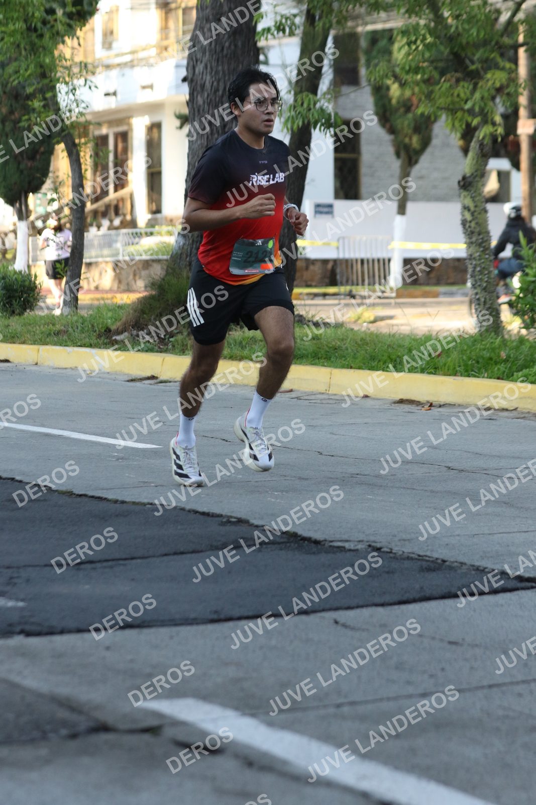 Foto de ADIDAS SPLITS GUADALAJARA 15K / 30K en Av. San Ignacio esquina Av. Ignacio L. Vallarta, Zapopan a las 07:59 · dorsal 212