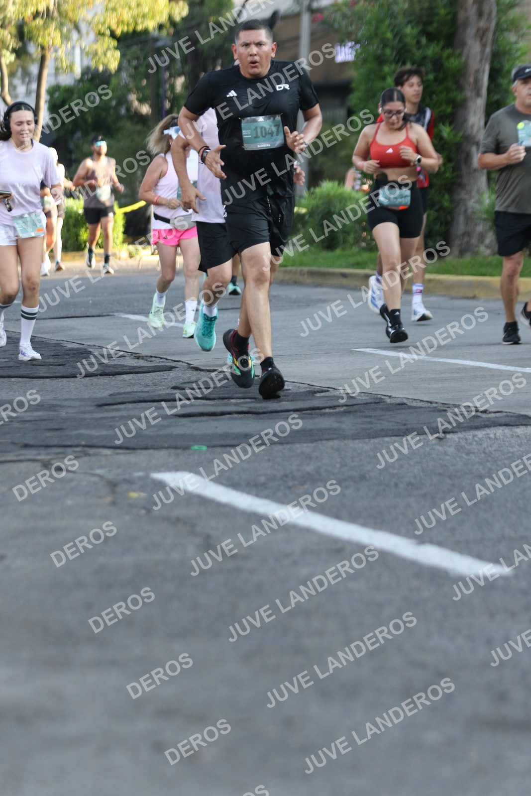 Foto de ADIDAS SPLITS GUADALAJARA 15K / 30K en Av. San Ignacio esquina Av. Ignacio L. Vallarta, Zapopan a las 07:38 · dorsal 1047, 3749