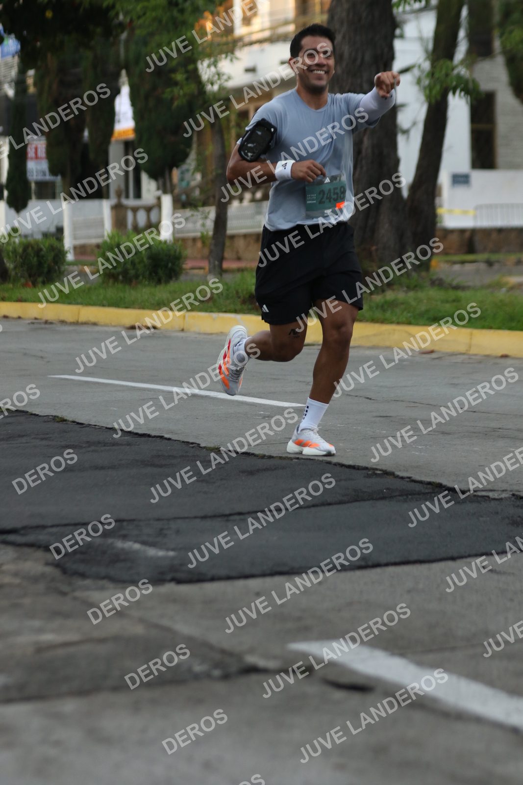 Foto de ADIDAS SPLITS GUADALAJARA 15K / 30K en Av. San Ignacio esquina Av. Ignacio L. Vallarta, Zapopan a las 07:04 · dorsal 2458