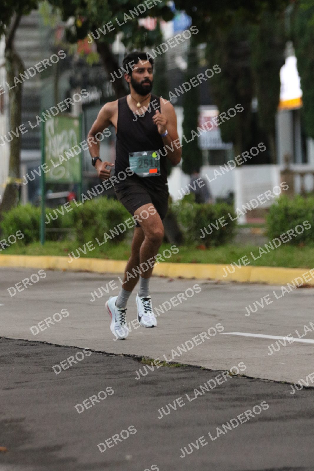 Foto de ADIDAS SPLITS GUADALAJARA 15K / 30K en Av. San Ignacio esquina Av. Ignacio L. Vallarta, Zapopan a las 06:47 · dorsal 2518