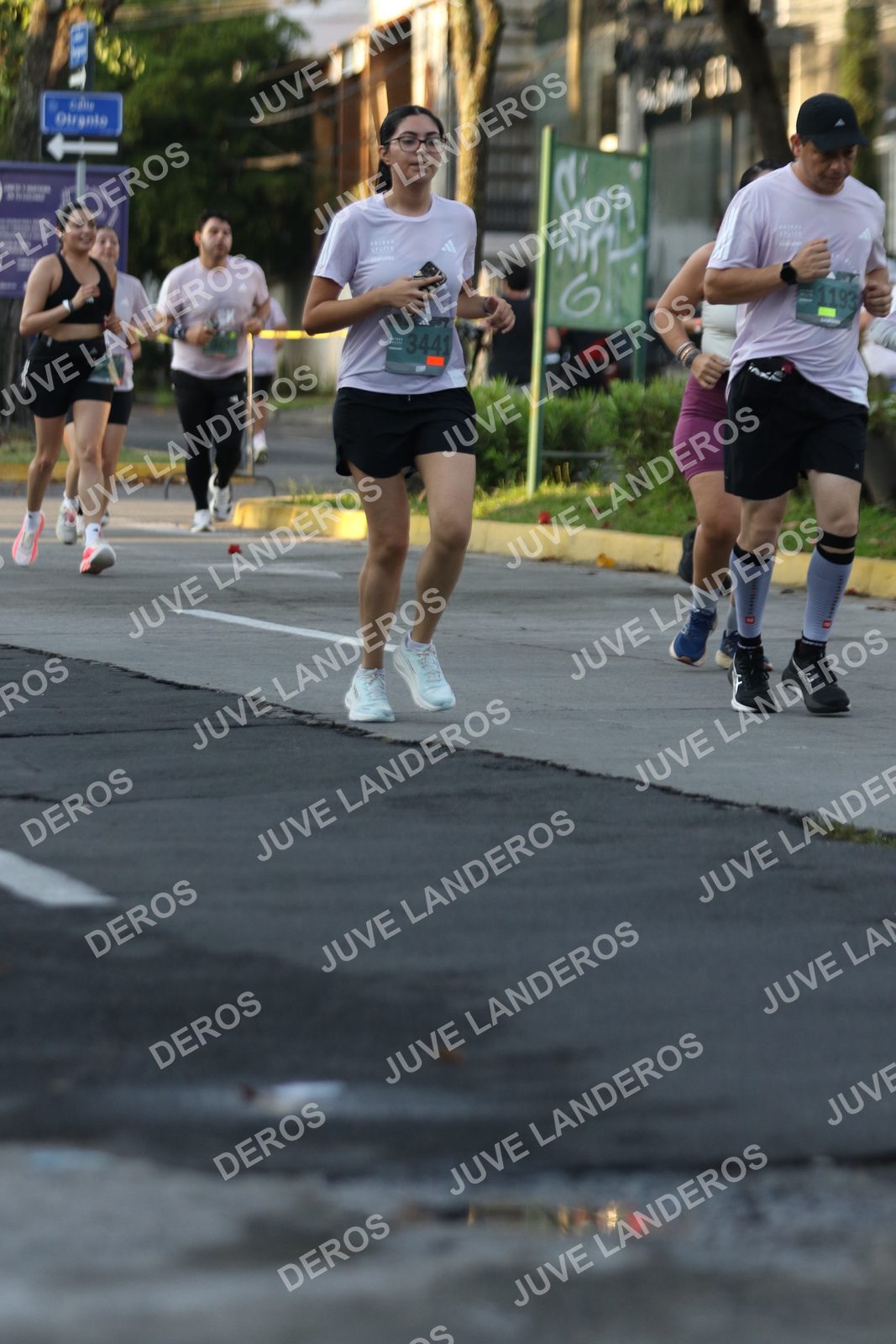 Foto de ADIDAS SPLITS GUADALAJARA 15K / 30K en Av. San Ignacio esquina Av. Ignacio L. Vallarta, Zapopan a las 07:18 · dorsal 3441, 1193