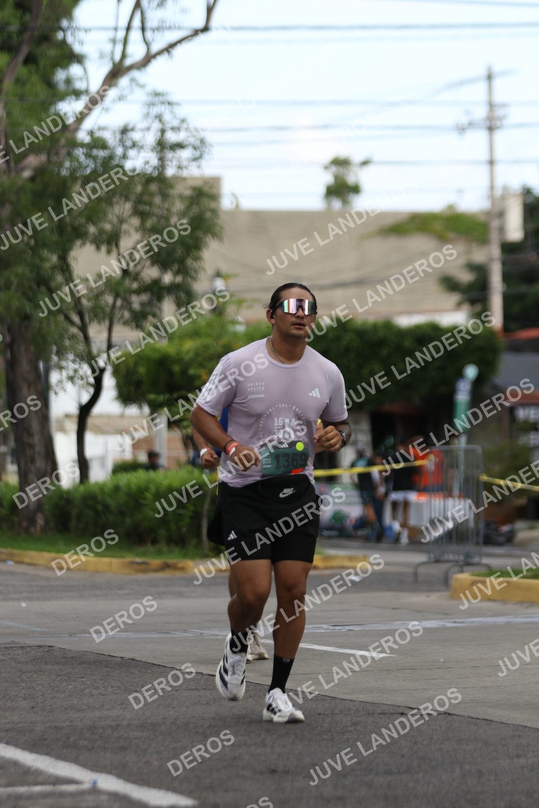 Foto de ADIDAS SPLITS GUADALAJARA 15K / 30K en Av. San Ignacio esquina Av. Ignacio L. Vallarta, Zapopan a las 09:08 · dorsal 1369, 30, 15