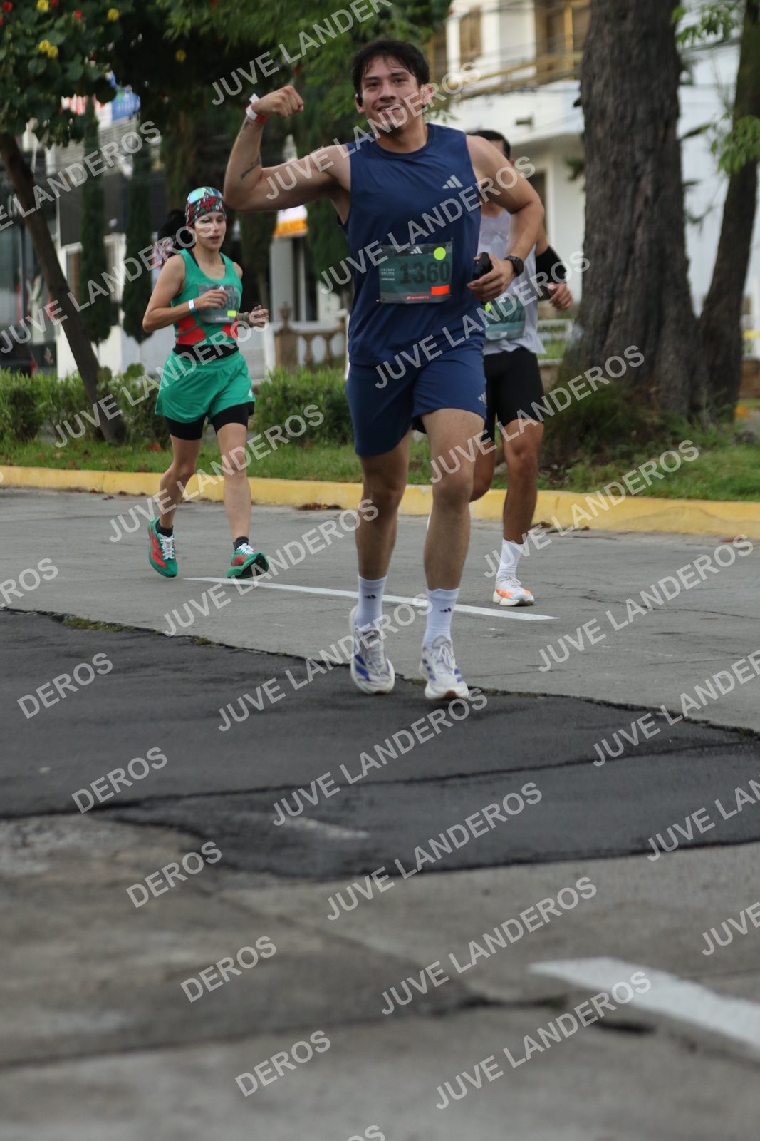Foto de ADIDAS SPLITS GUADALAJARA 15K / 30K en Av. San Ignacio esquina Av. Ignacio L. Vallarta, Zapopan a las 07:01 · dorsal 1360