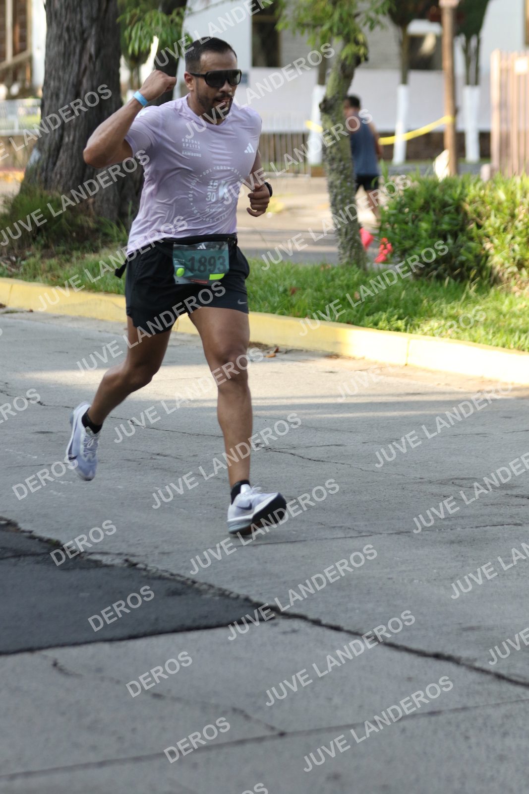 Foto de ADIDAS SPLITS GUADALAJARA 15K / 30K en Av. San Ignacio esquina Av. Ignacio L. Vallarta, Zapopan a las 08:19 · dorsal 1893, 30