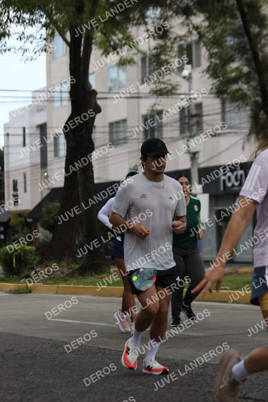 Foto de ADIDAS SPLITS GUADALAJARA 15K / 30K en Av. San Ignacio esquina Av. Ignacio L. Vallarta, Zapopan a las 09:07 · dorsal 3324