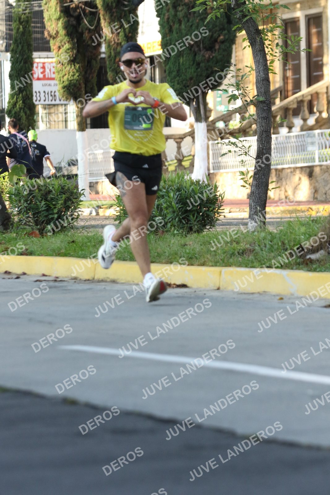 Foto de ADIDAS SPLITS GUADALAJARA 15K / 30K en Av. San Ignacio esquina Av. Ignacio L. Vallarta, Zapopan a las 08:02 · dorsal 3156, 689, 33, 20