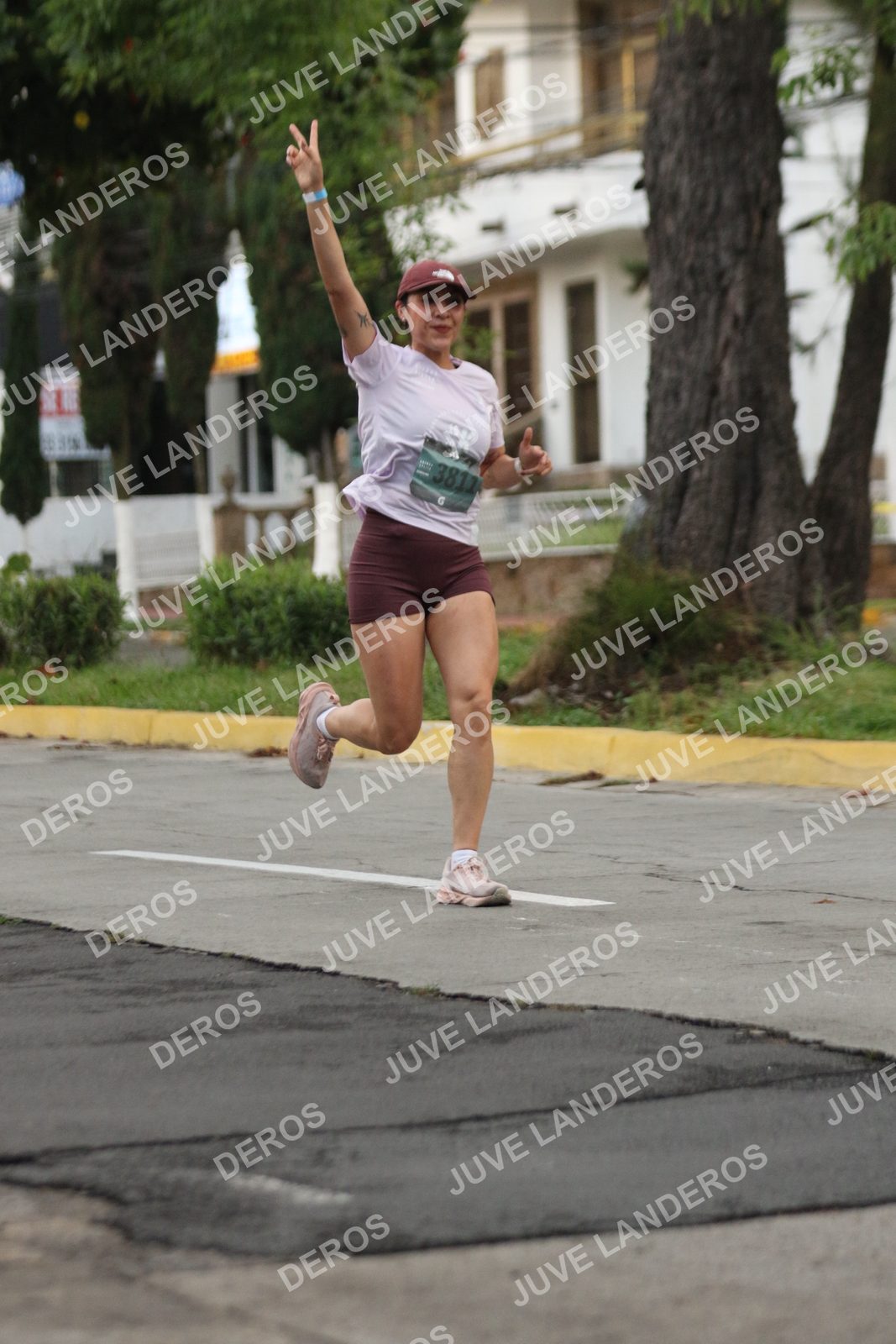 Foto de ADIDAS SPLITS GUADALAJARA 15K / 30K en Av. San Ignacio esquina Av. Ignacio L. Vallarta, Zapopan a las 06:52 · dorsal 3811