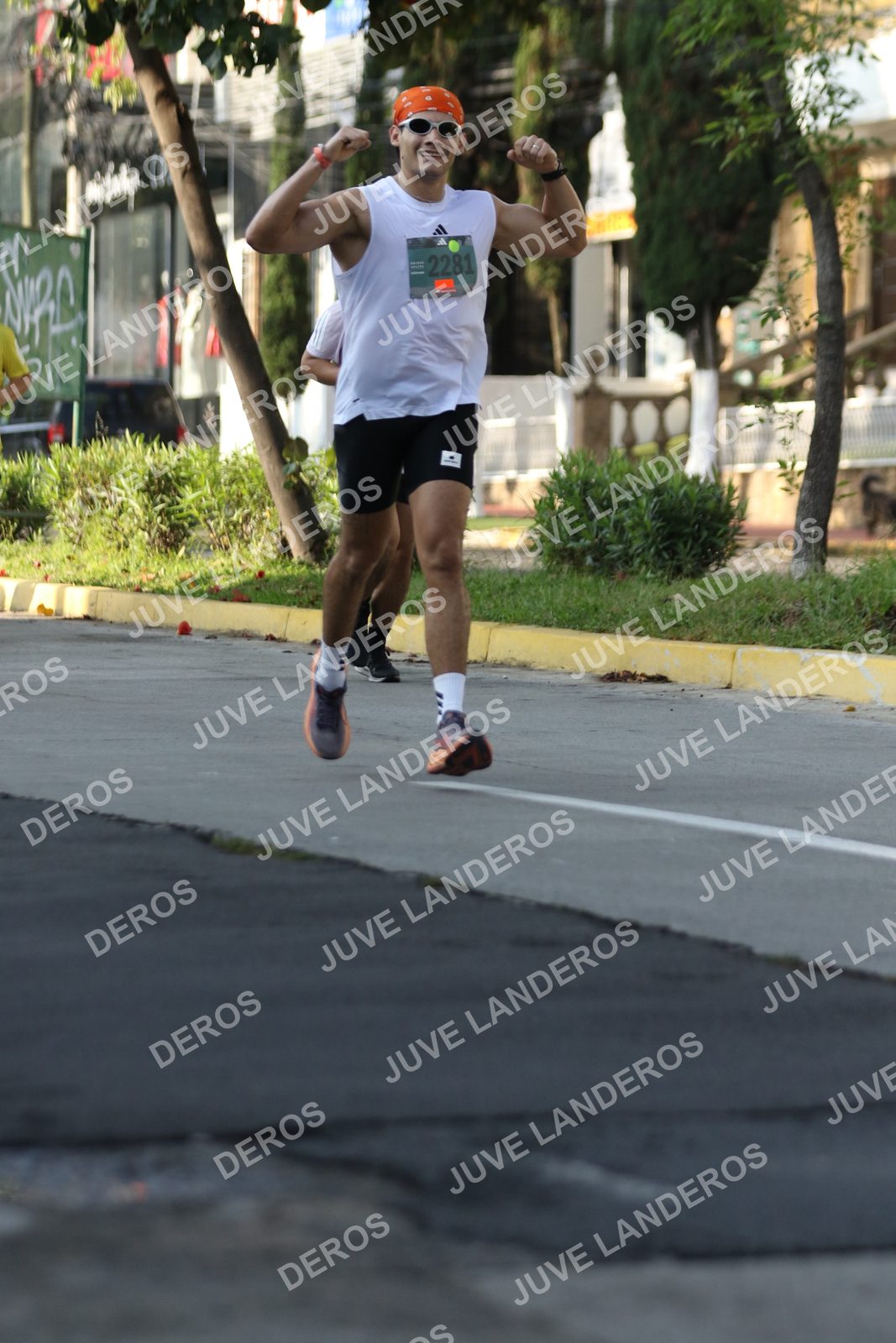 Foto de ADIDAS SPLITS GUADALAJARA 15K / 30K en Av. San Ignacio esquina Av. Ignacio L. Vallarta, Zapopan a las 08:20 · dorsal 2281