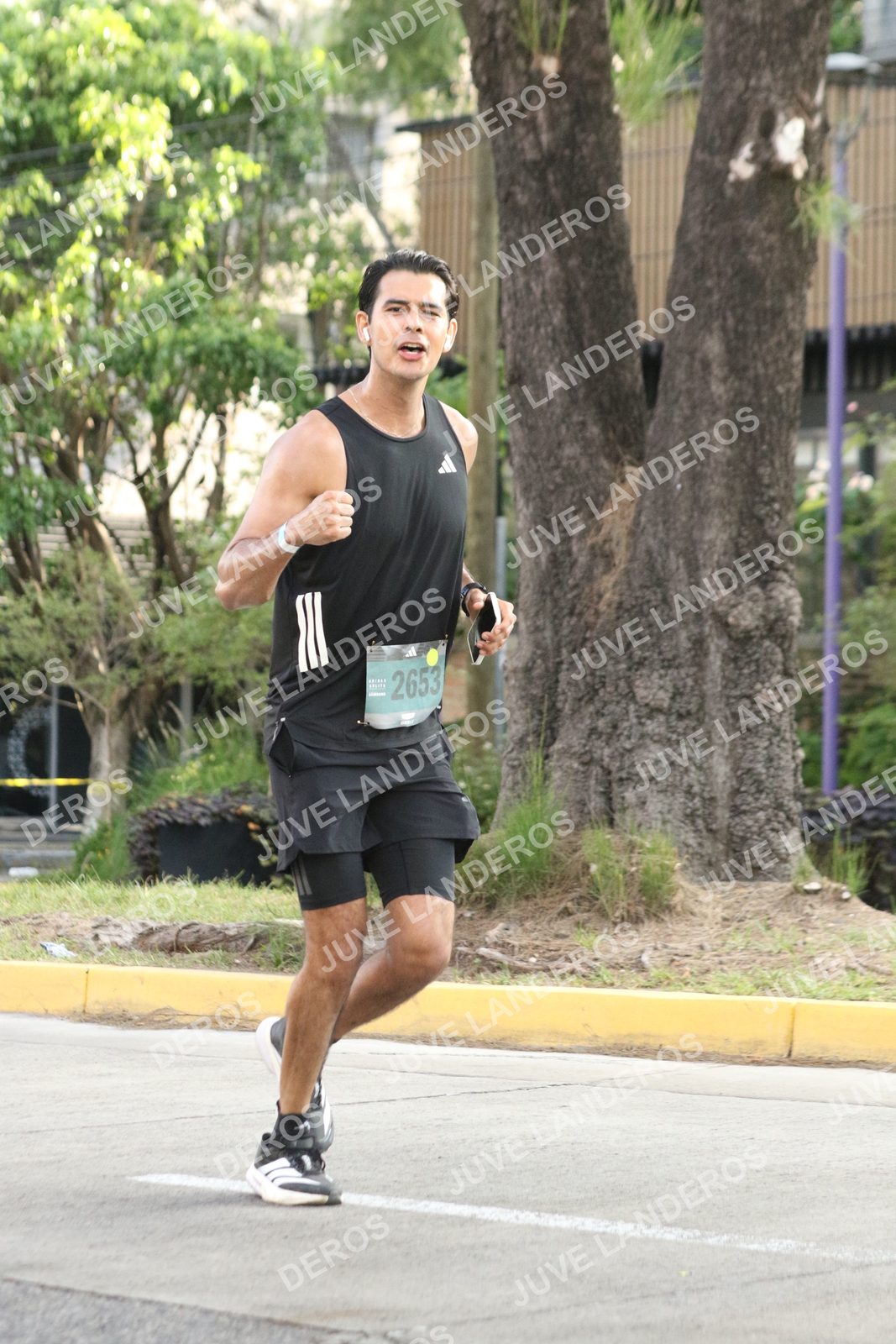 Foto de ADIDAS SPLITS GUADALAJARA 15K / 30K en Av. San Ignacio esquina Av. Ignacio L. Vallarta, Zapopan a las 08:38 · dorsal 2653