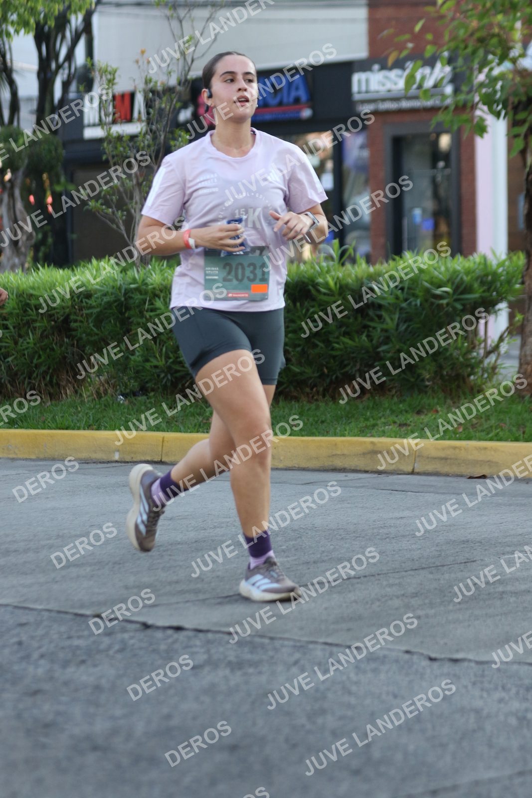 Foto de ADIDAS SPLITS GUADALAJARA 15K / 30K en Av. San Ignacio esquina Av. Ignacio L. Vallarta, Zapopan a las 07:45 · dorsal 2031